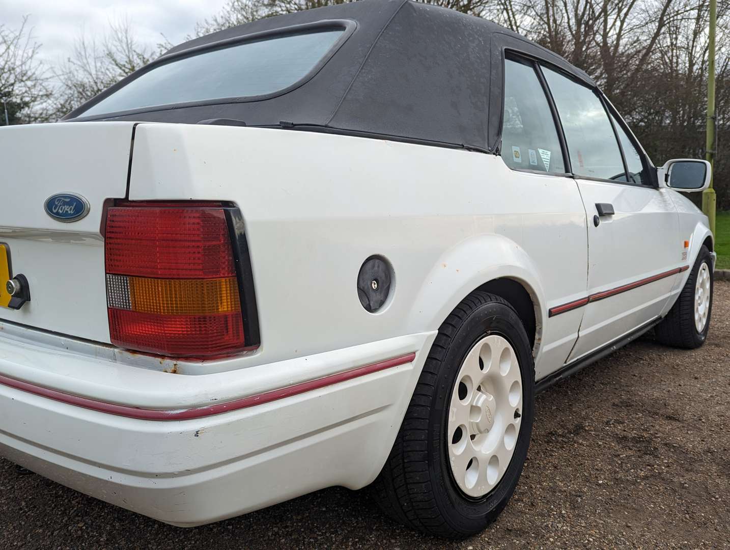 1990 FORD ESCORT XR3i CABRIOLET - Image 11 of 29