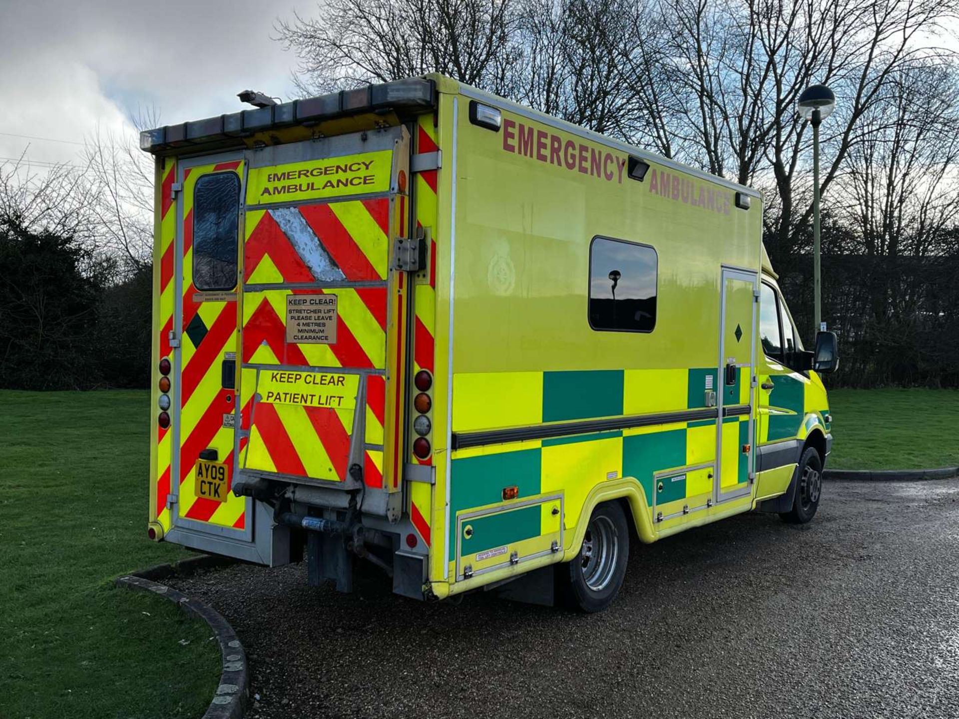 2009 MERCEDES SPRINTER AMBULANCE - Image 7 of 29