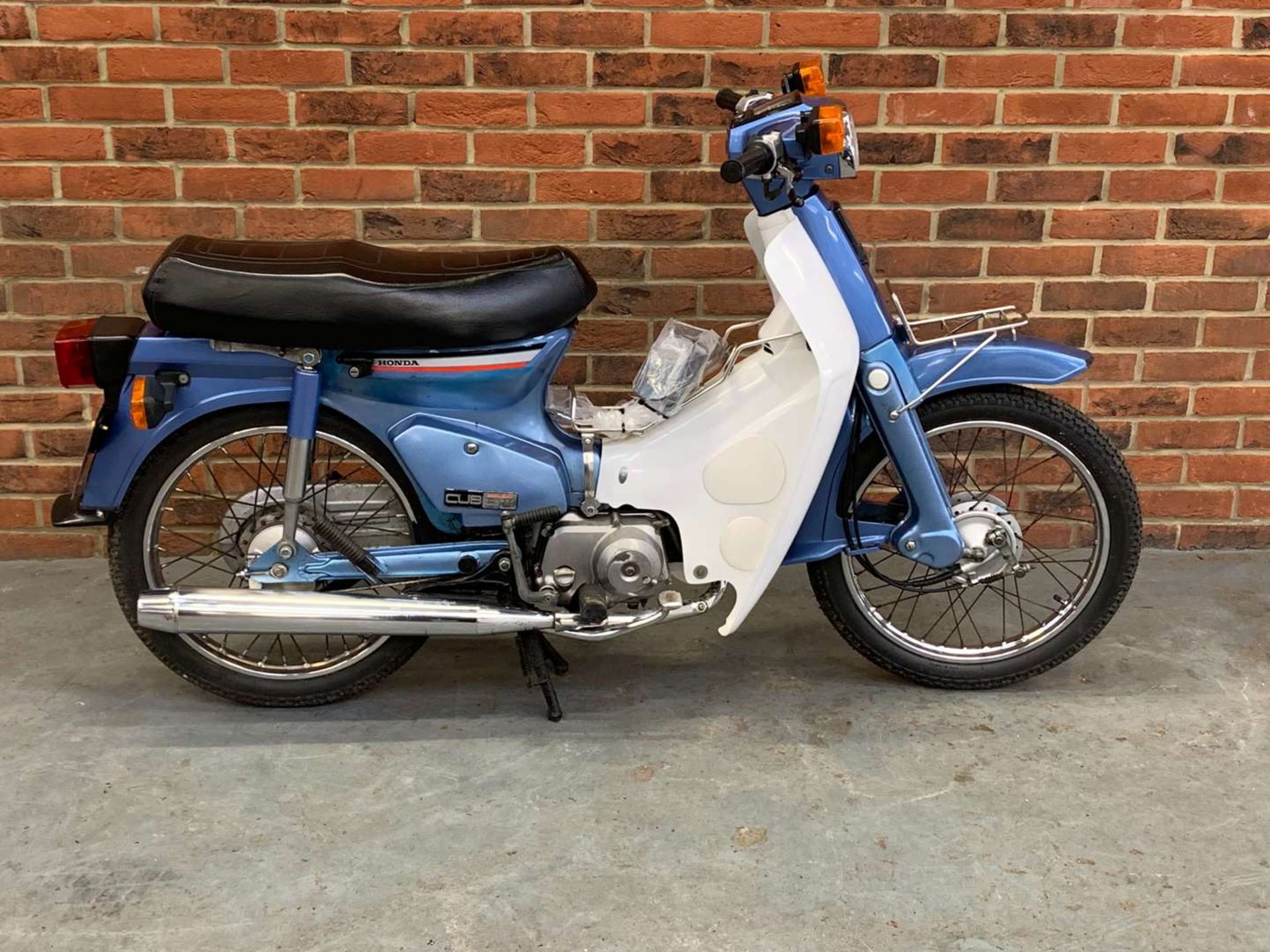 1988 HONDA C90 CUB