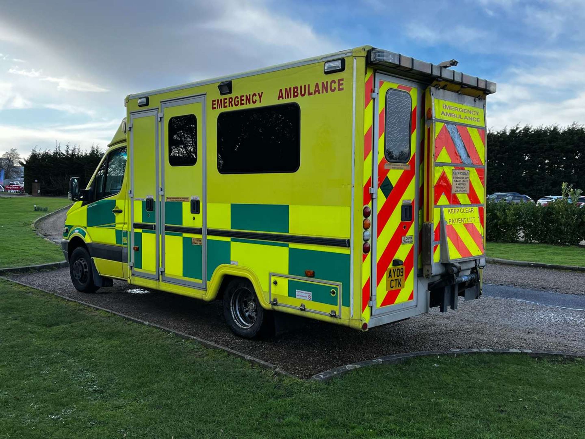 2009 MERCEDES SPRINTER AMBULANCE - Image 5 of 29