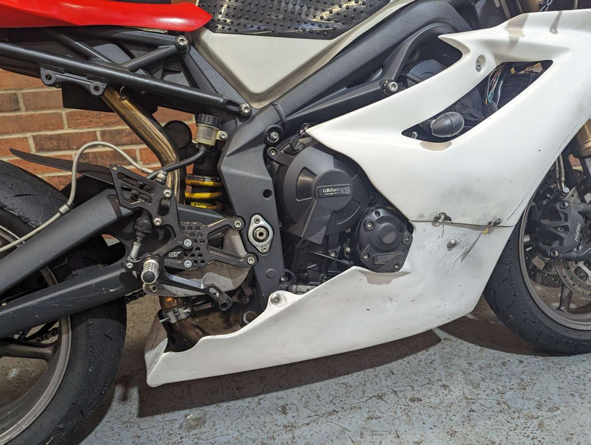 2009 TRIUMPH DAYTONA 675 TRACK BIKE - Image 9 of 22