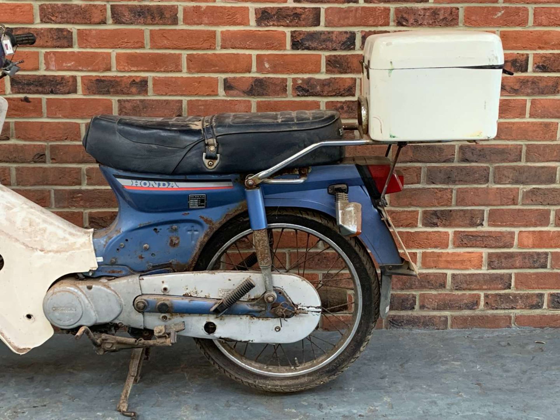 1984 HONDA C 90 E - Image 9 of 24