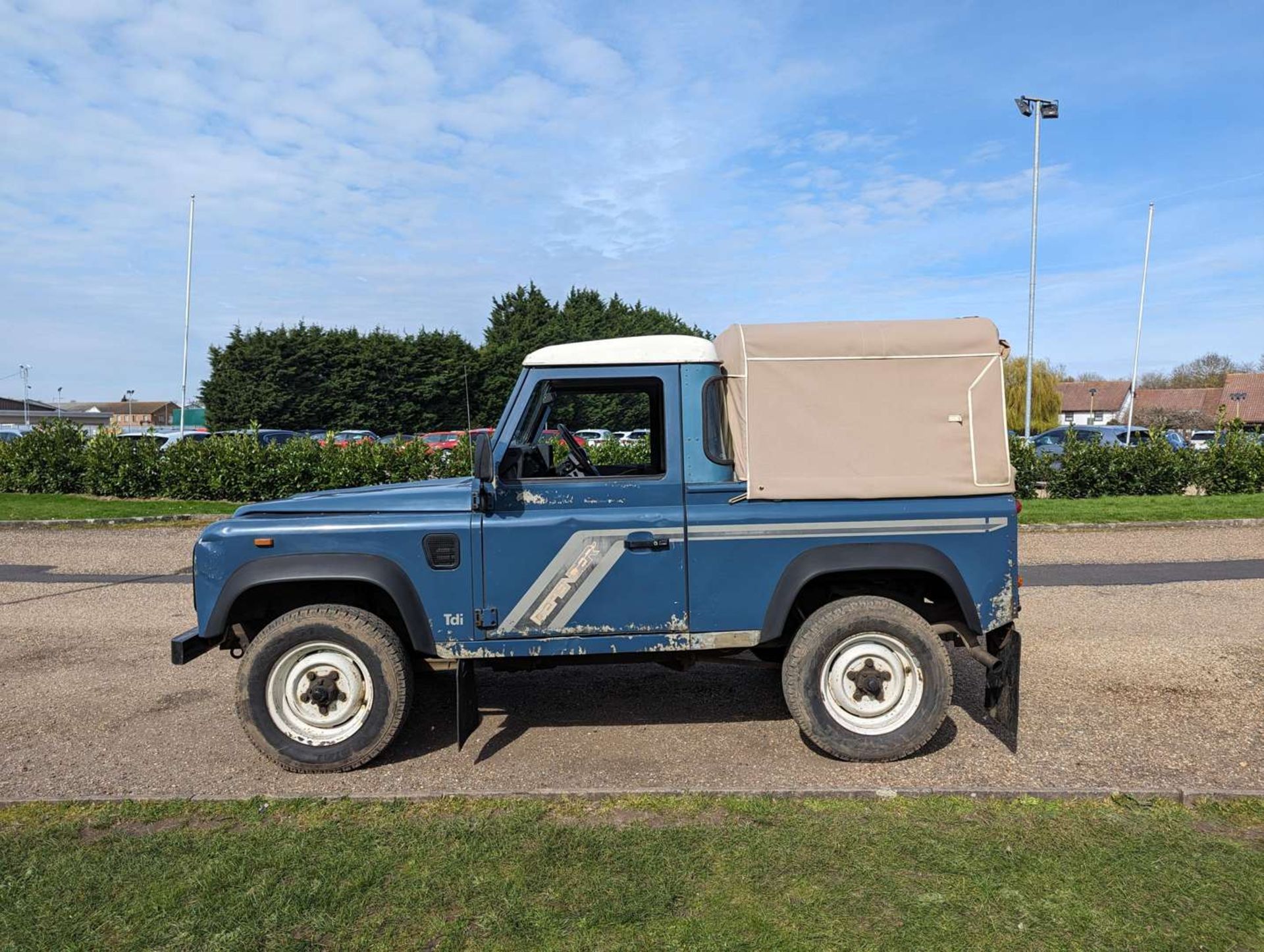 1993 LAND ROVER 90 DEFENDER TD - Image 4 of 27