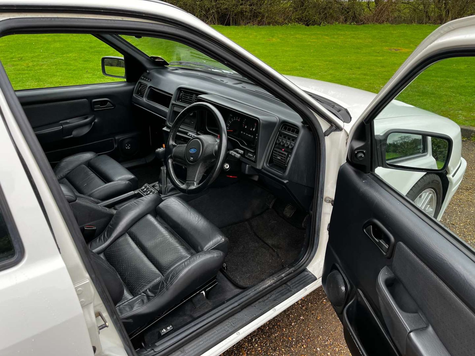 1991 FORD SIERRA SAPPHIRE RS COSWORTH - Image 17 of 30