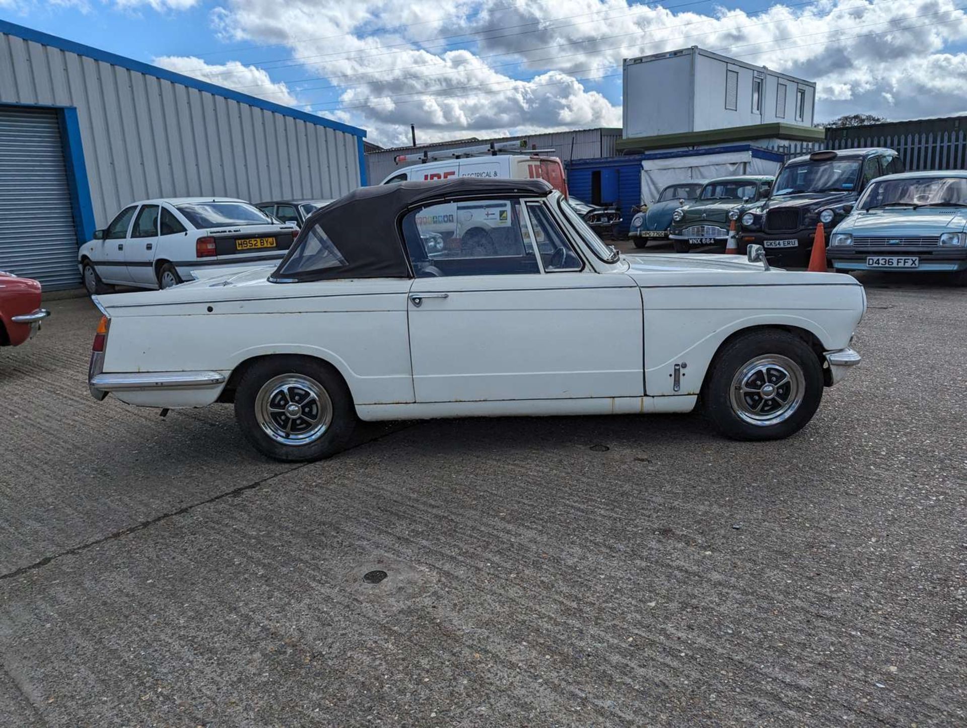 1967 TRIUMPH VITESSE CONVERTIBLE - Image 8 of 29