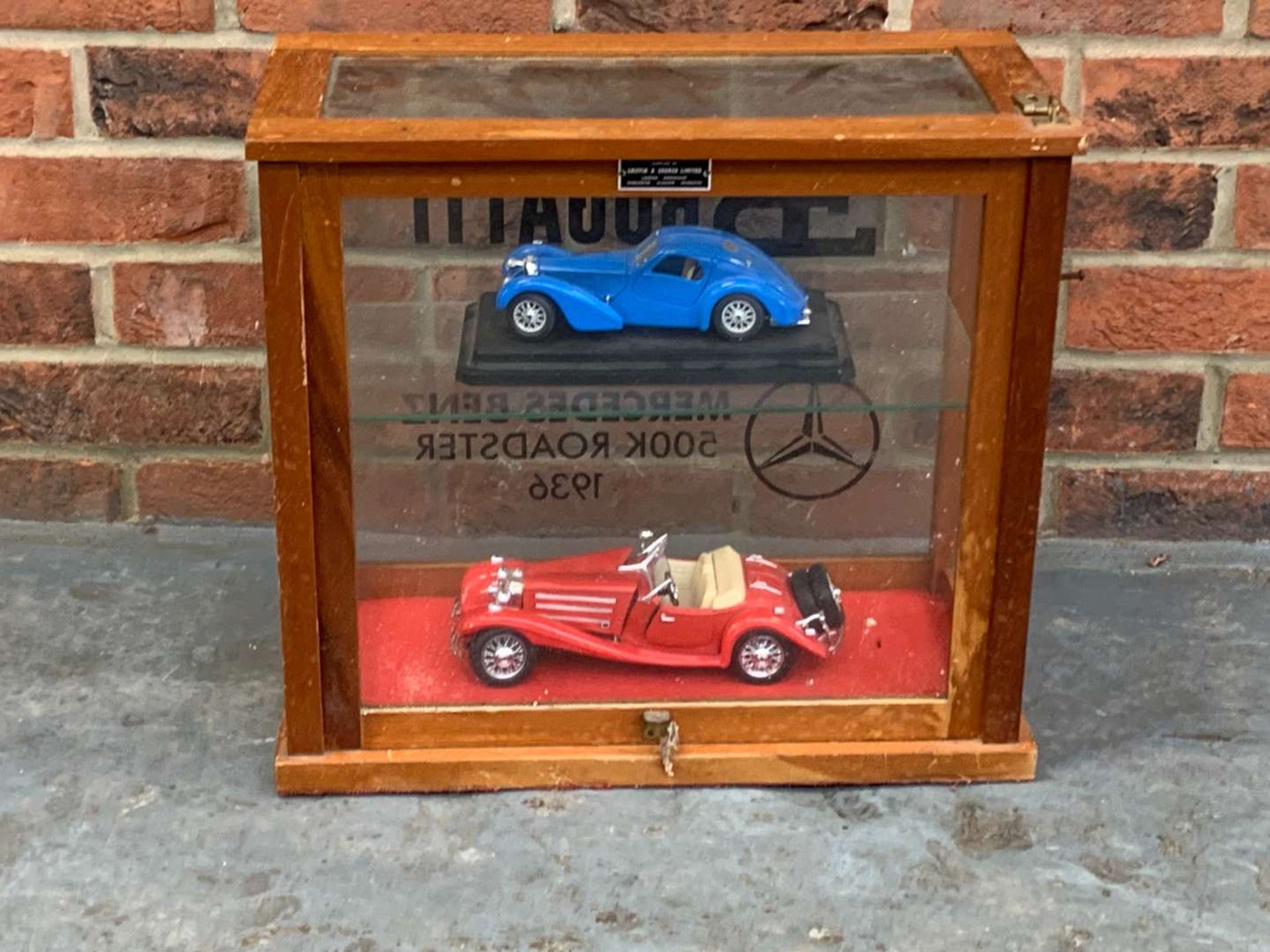 Bugatti and Mercedes Liveried Display Cabinet and Models - Image 5 of 6