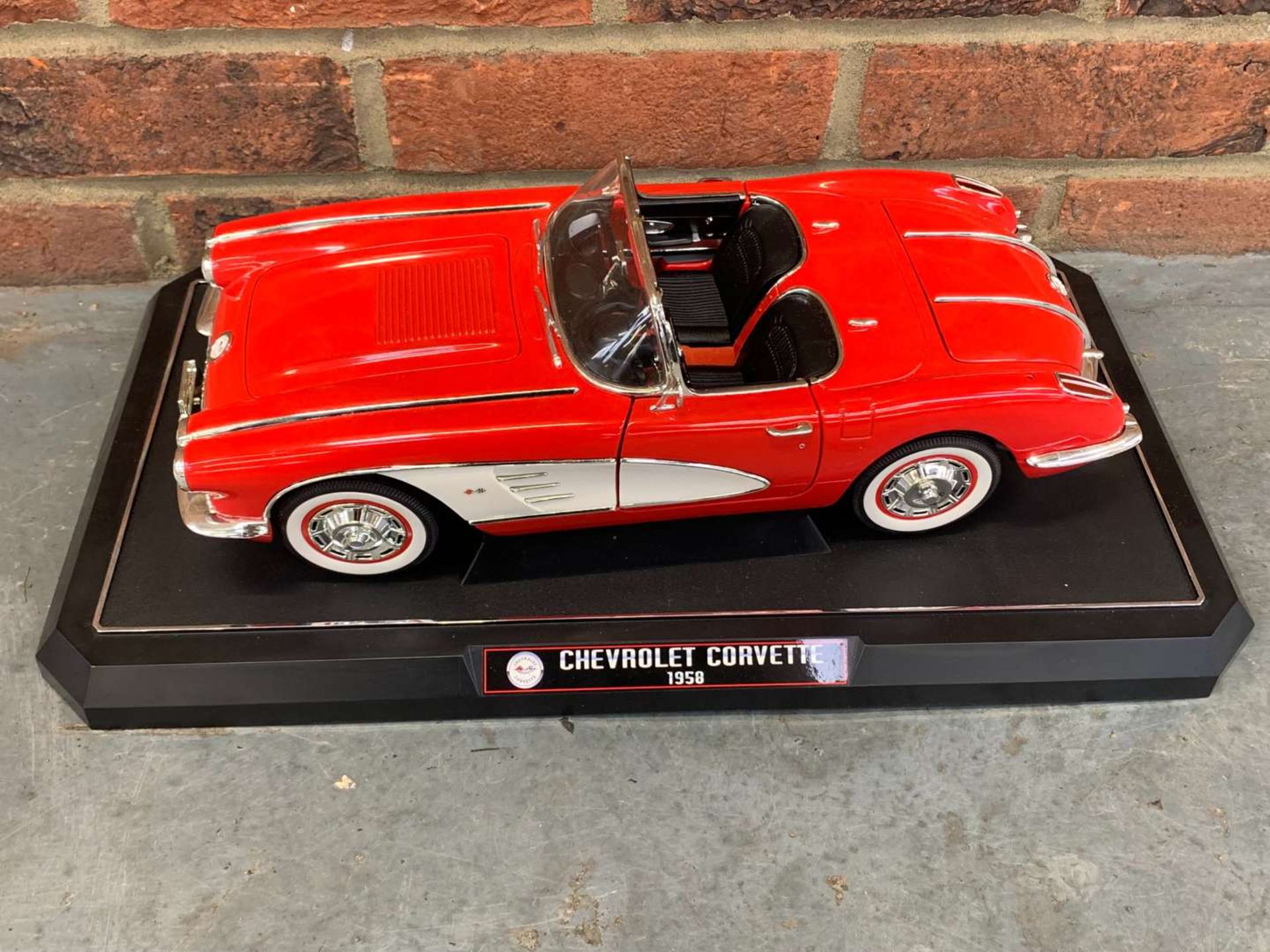 Solido 1:12 Scale 1958 Chevrolet Corvette Model Car - Image 3 of 8