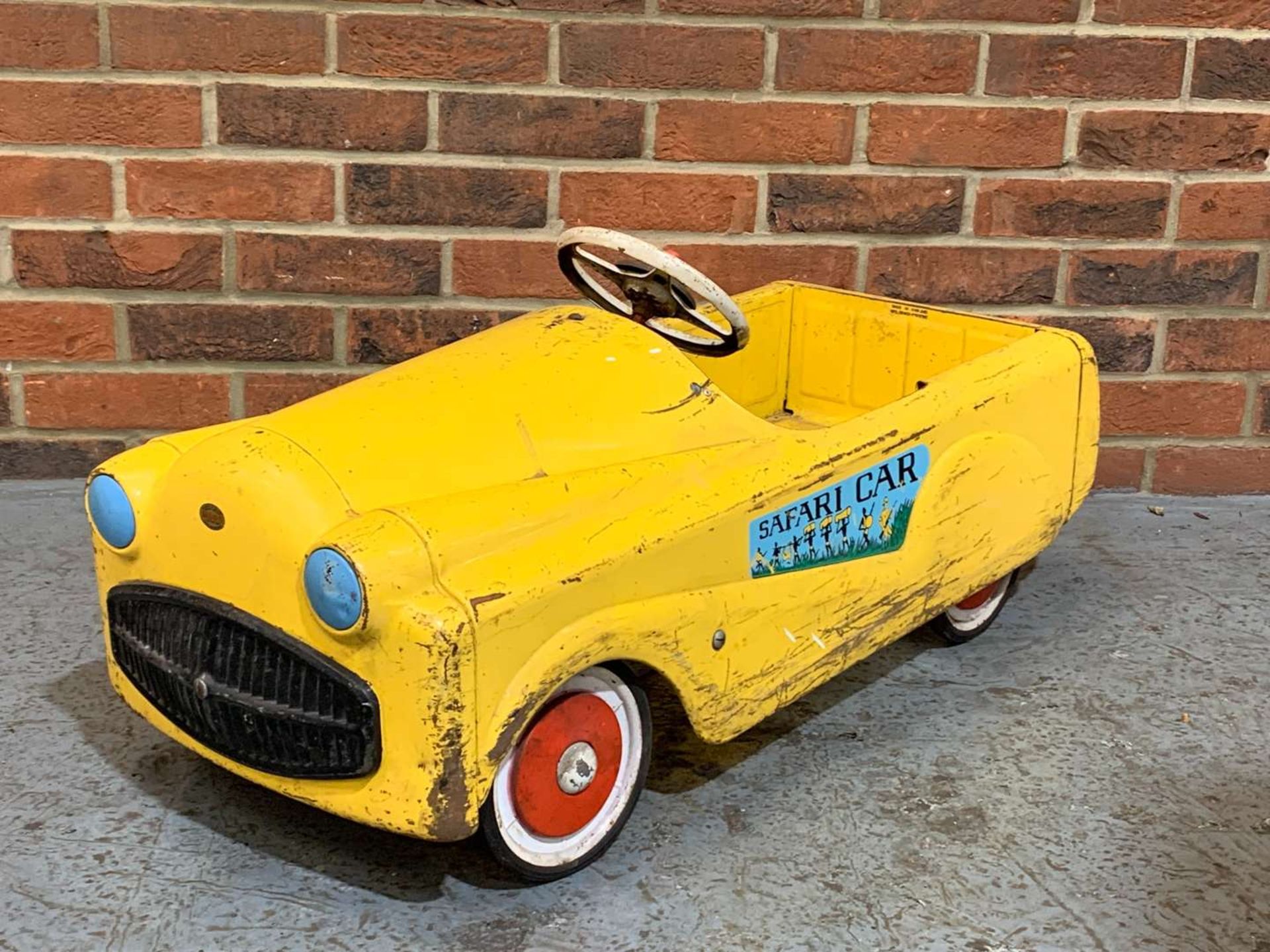 MOBO Tin Plate Safari Pedal Car