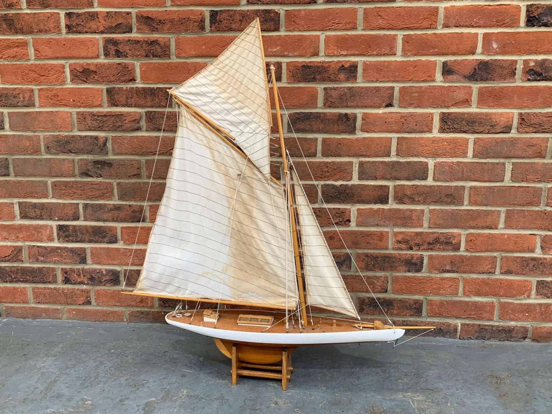 Wooden Made Pond Yacht - Image 2 of 3