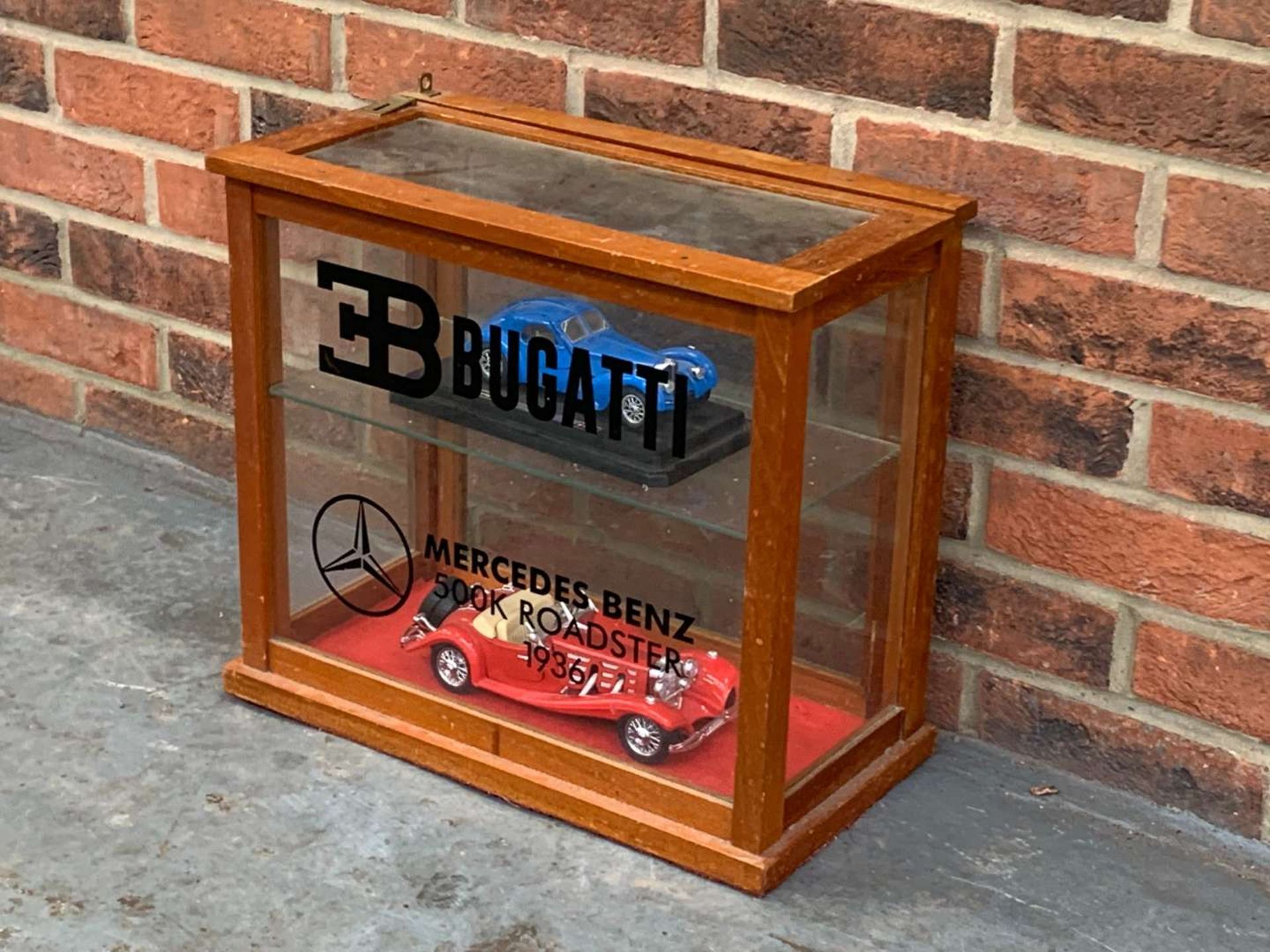 Bugatti and Mercedes Liveried Display Cabinet and Models - Image 3 of 6