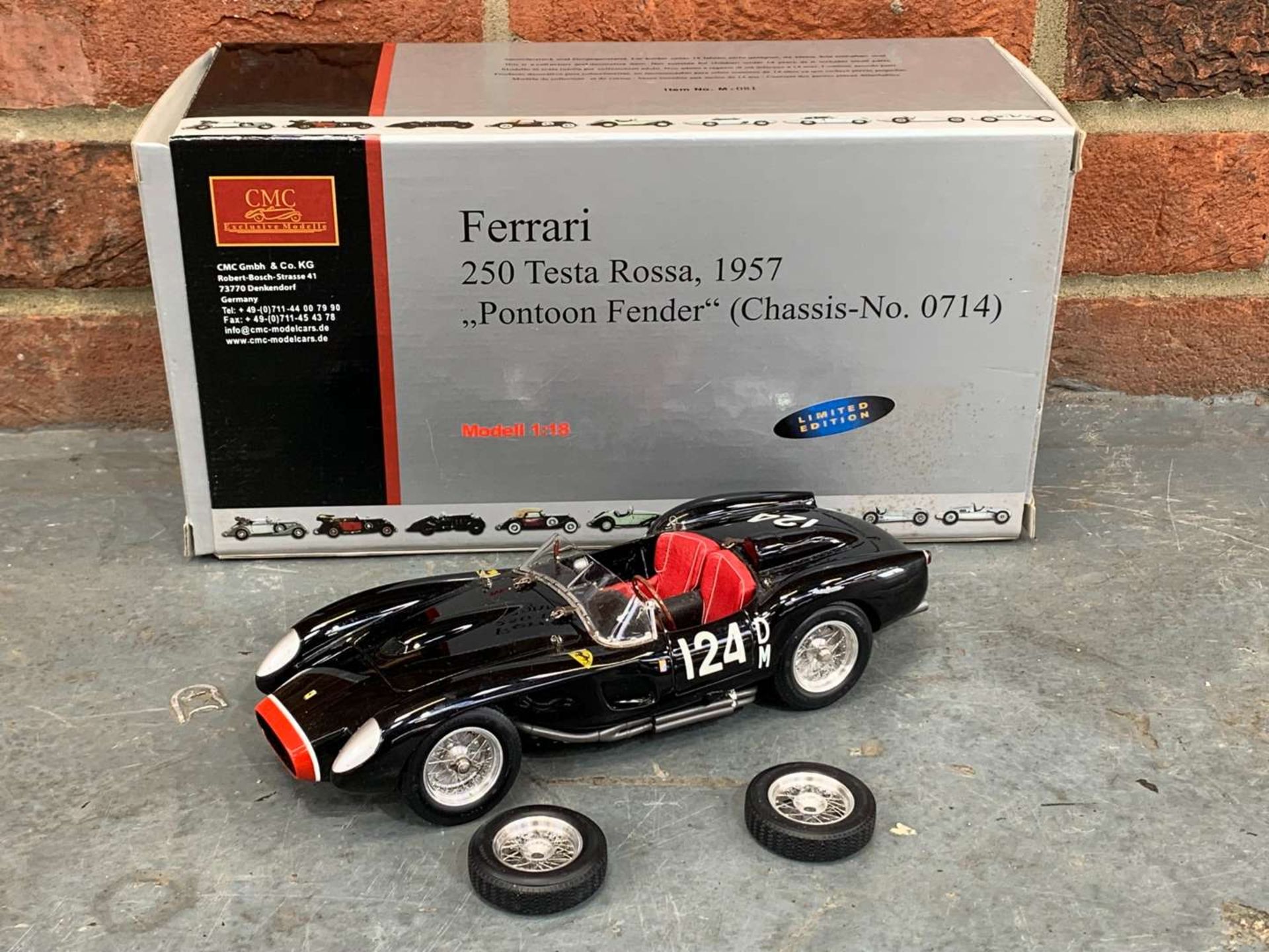 CMC 1957 Ferrari 250 Testa Rossa Pontoon Fender Boxed 1;18 Scale a/f