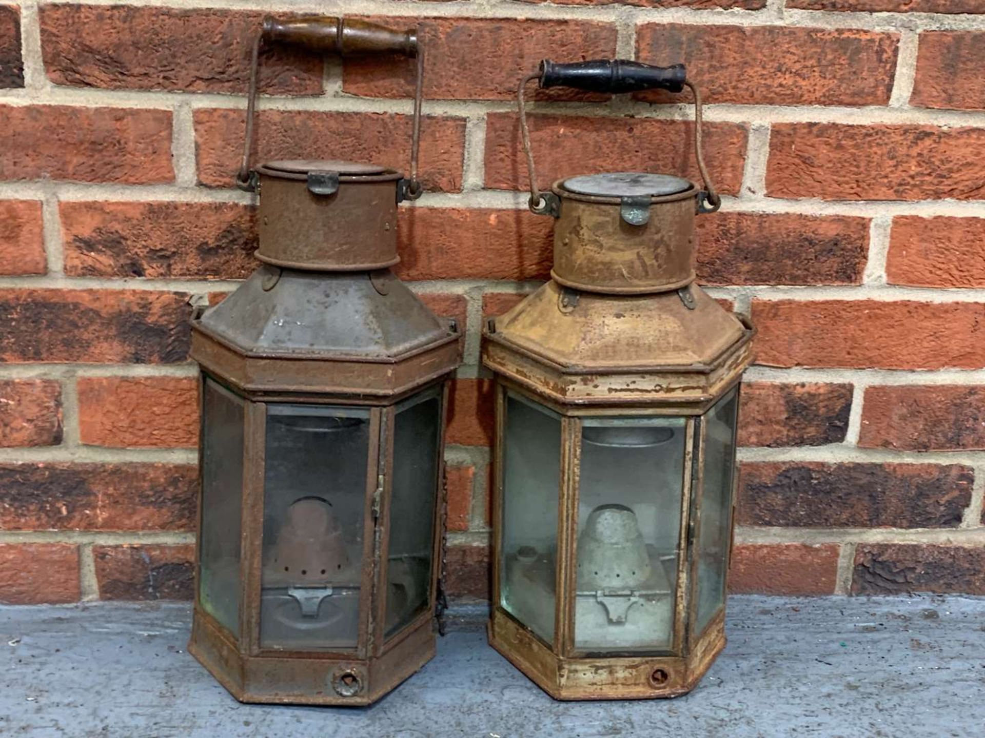 Pair of Vintage Lamps - Image 2 of 3