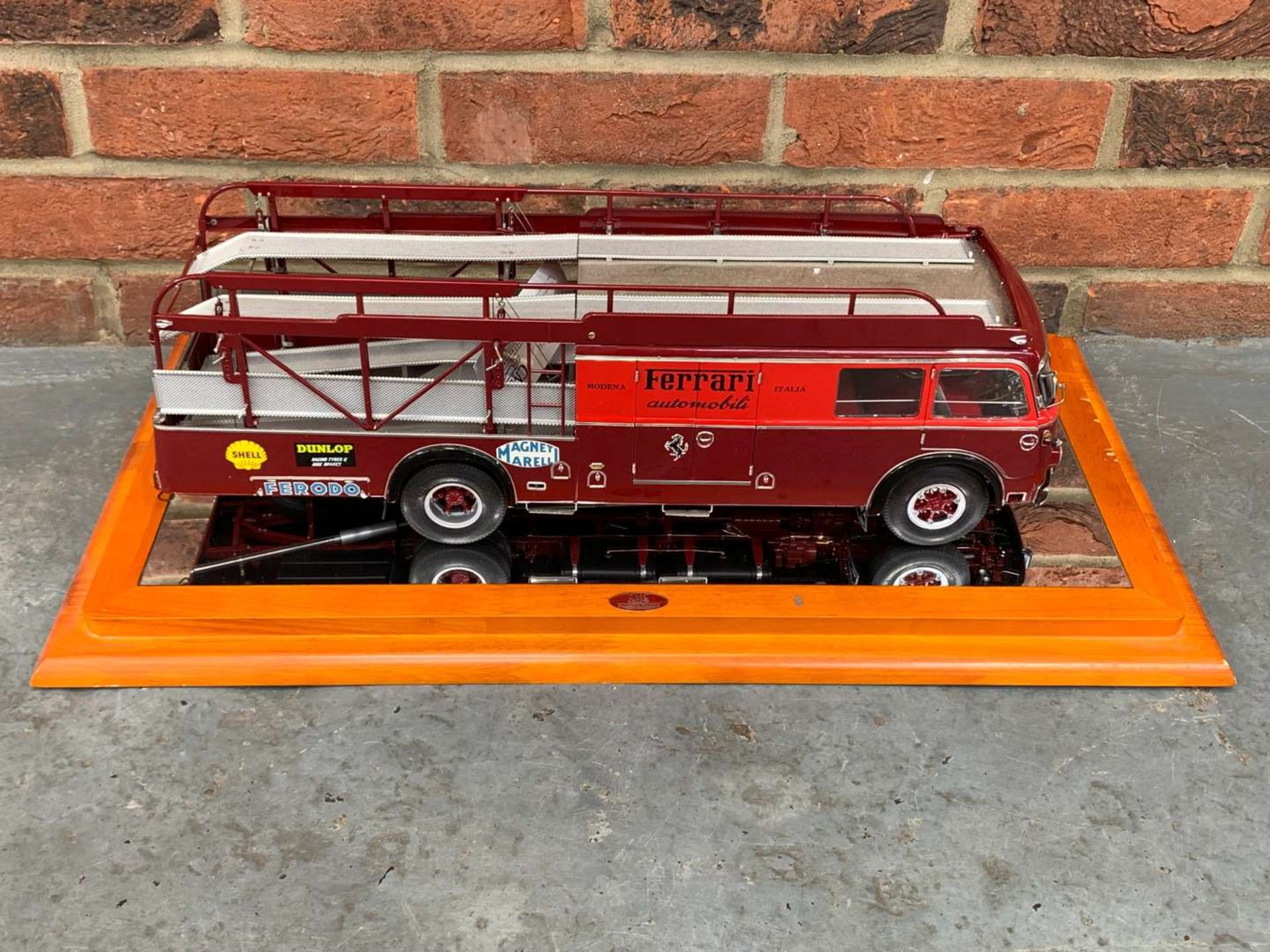 CMC Boxed 1957 Ferrari Renntransporter Fiat 642 RN2 Bartoletti &nbsp;1:18 Scale a/f - Image 4 of 10