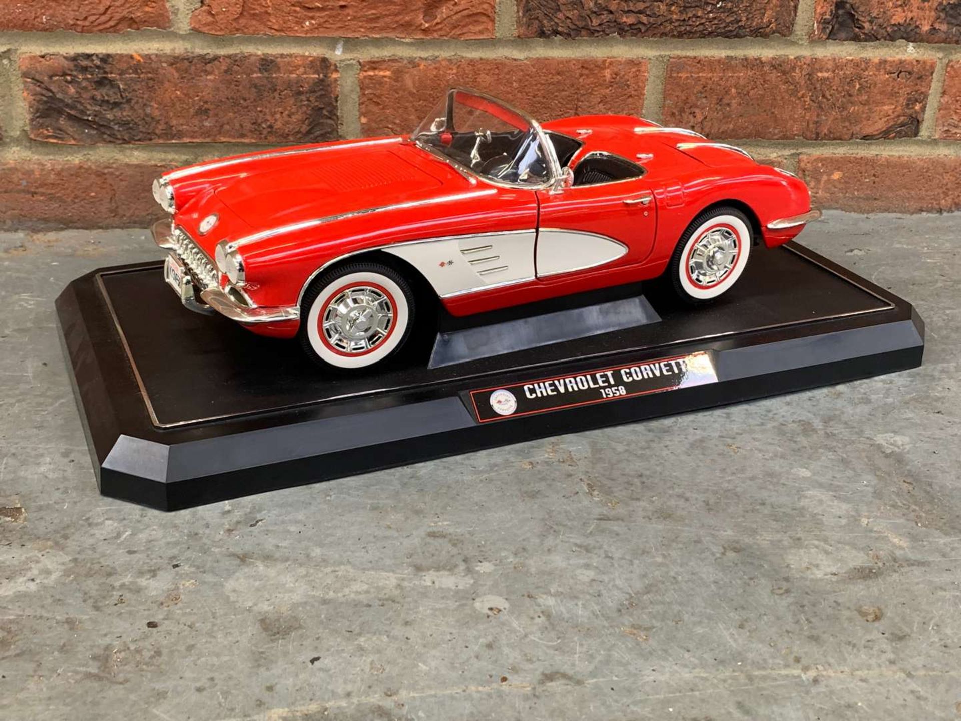 Solido 1:12 Scale 1958 Chevrolet Corvette Model Car