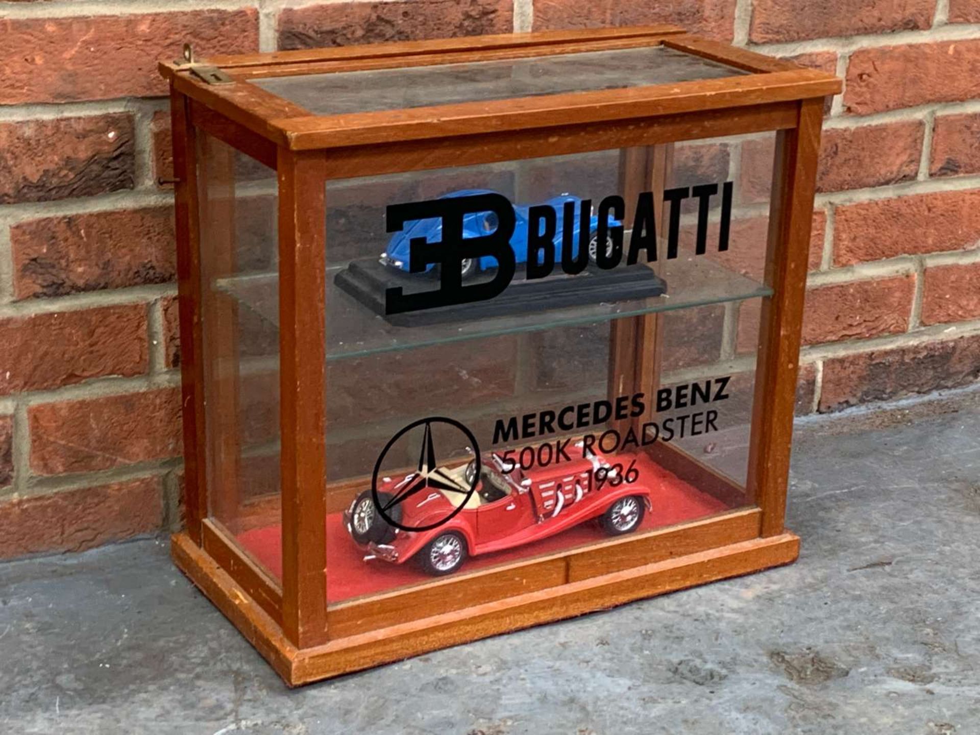 Bugatti and Mercedes Liveried Display Cabinet and Models - Image 2 of 6