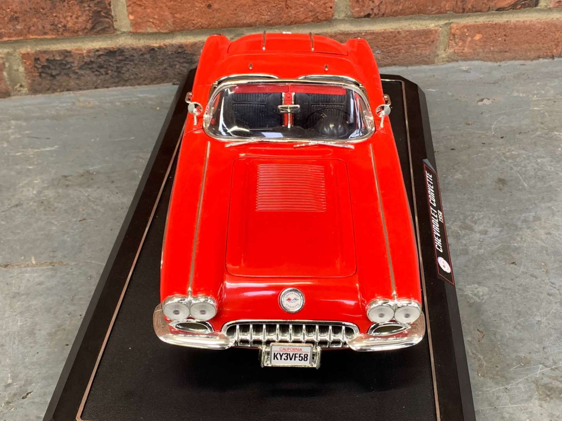 Solido 1:12 Scale 1958 Chevrolet Corvette Model Car - Image 5 of 8