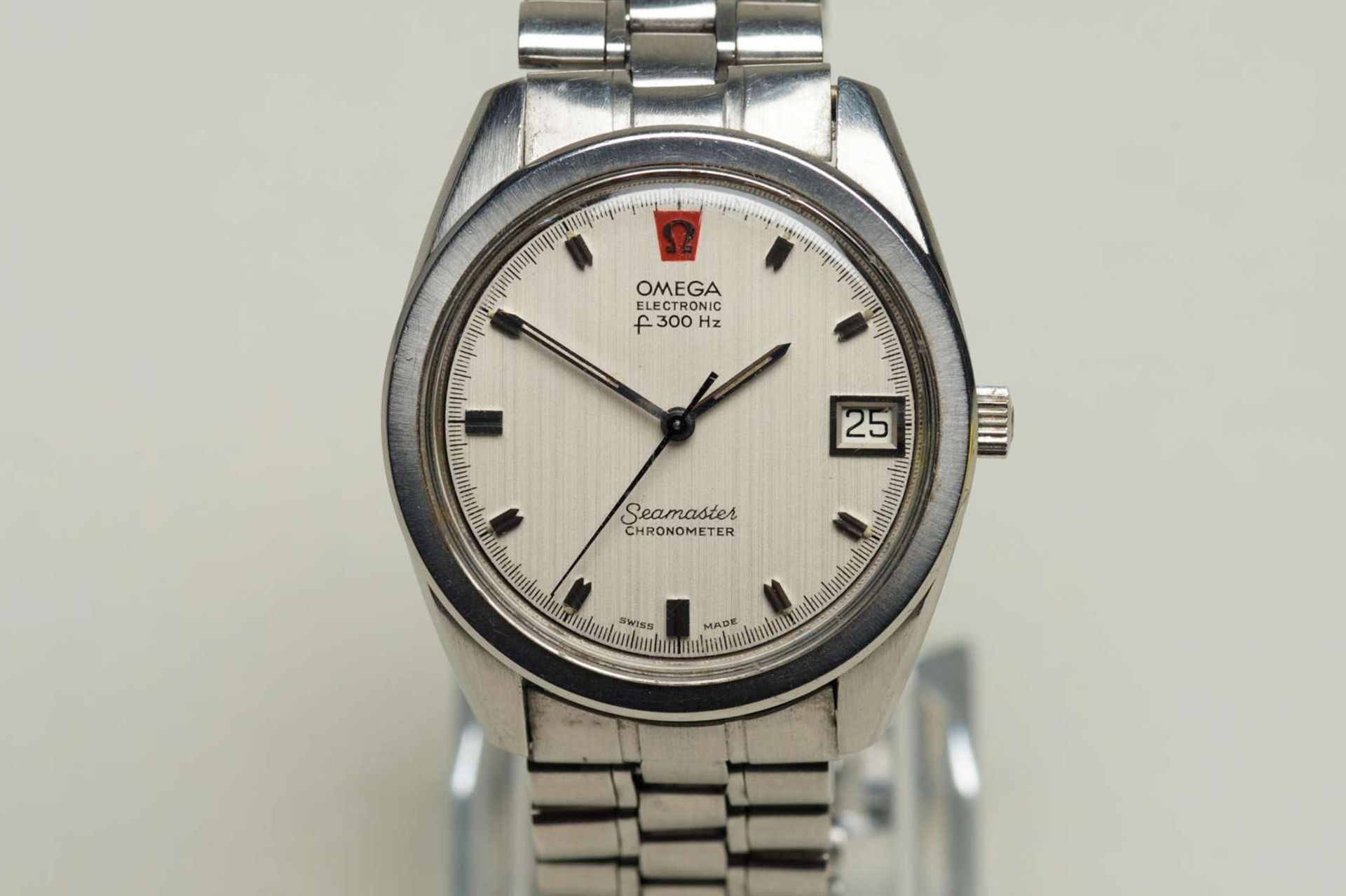 OMEGA. 1970's Seamaster, Chronometer, Electronic f300 Hz, stainless steel calendar wristwatch.