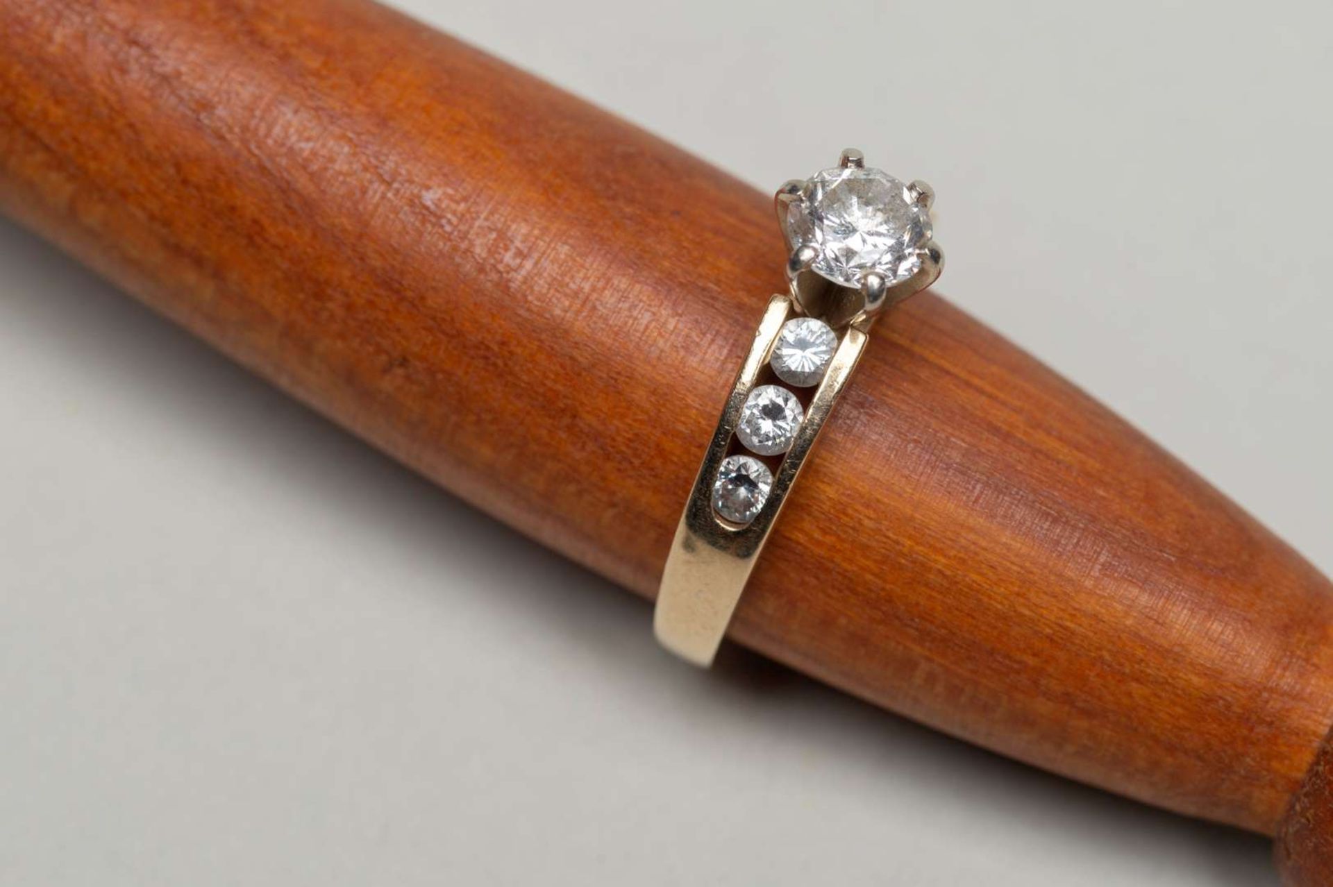 A Solitaire Diamond Ring, - Bild 2 aus 5