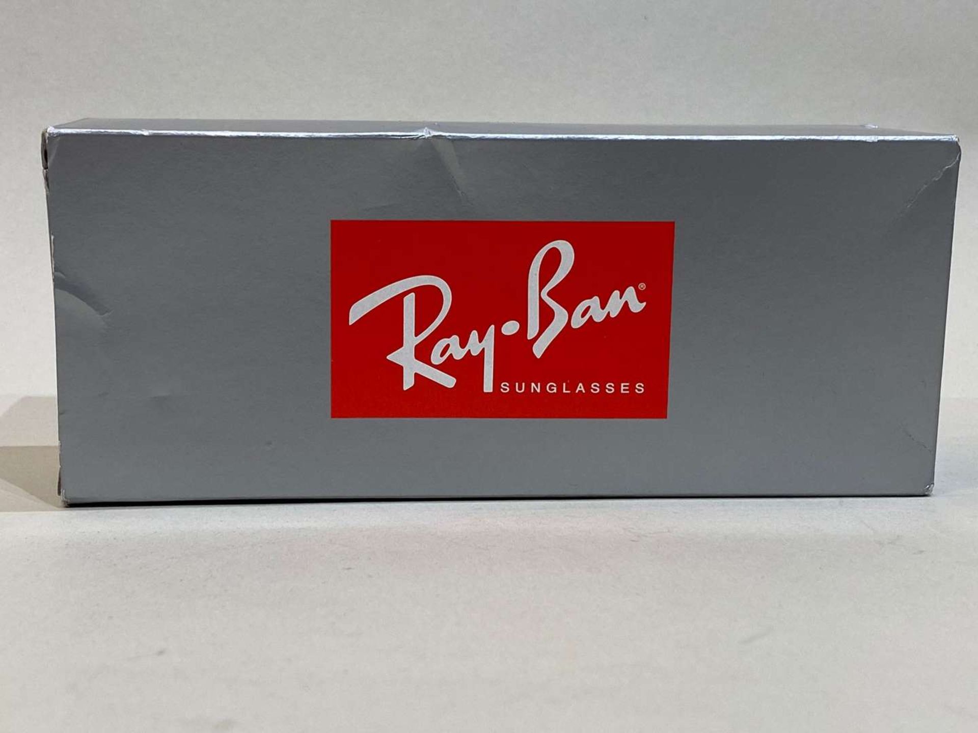 RAY-BAN, a pair of Clubmaster, gilt and tortoiseshell sunglasses - Bild 4 aus 5