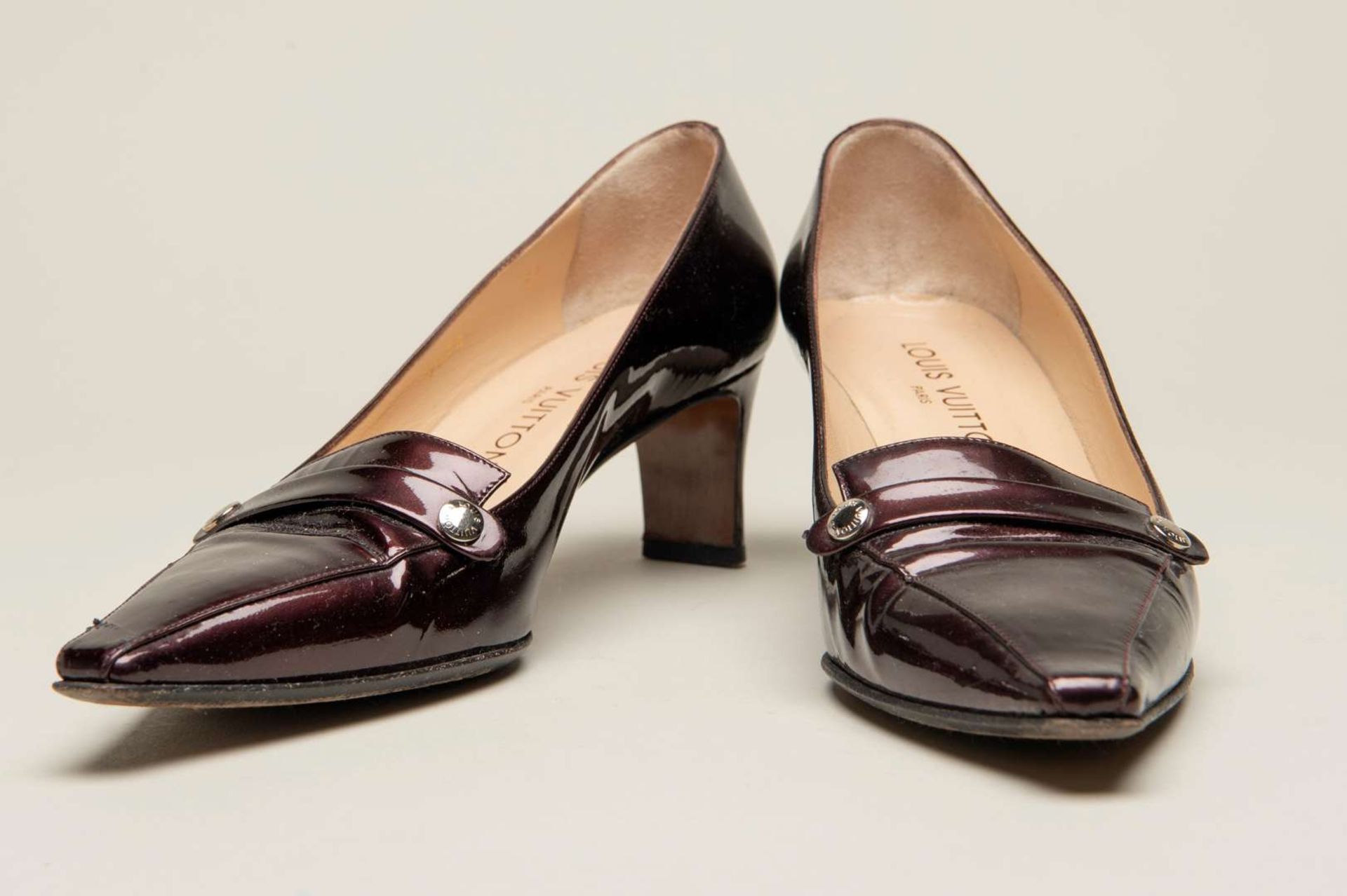 LOUIS VUITTON, a pair of dark bronze, patent leather pumps - Image 2 of 6