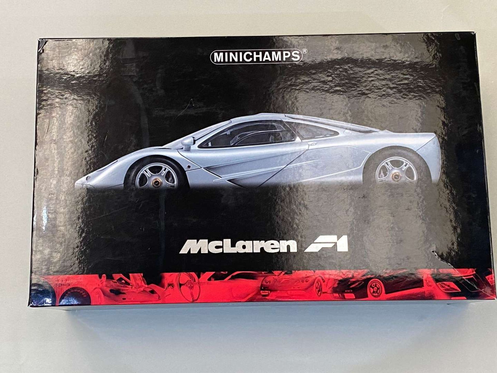 MINICHAMPS, McLaren F1 Roadcar, 1994, 1:12 - Bild 6 aus 9