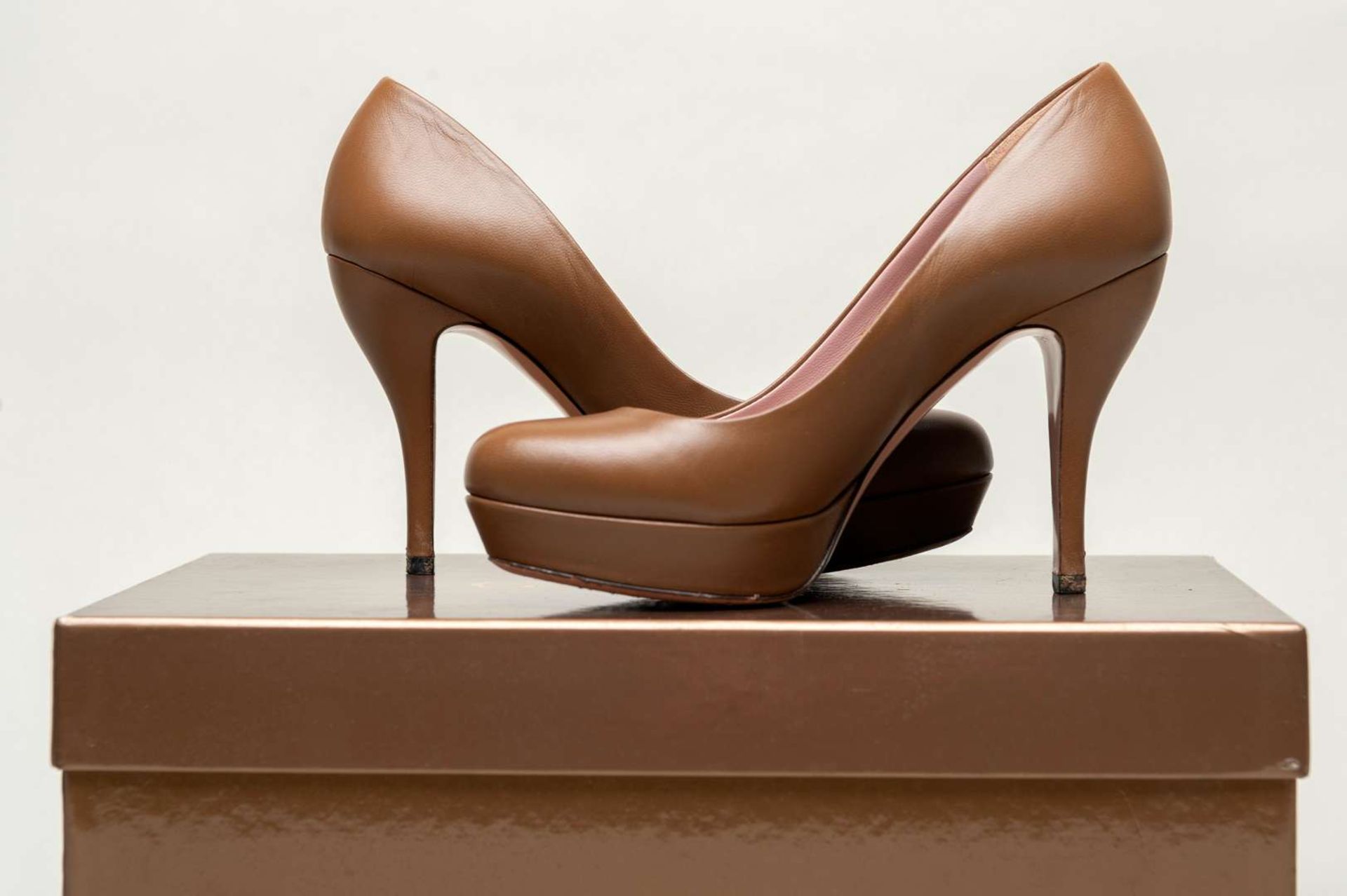 GUCCI, a pair of moca brown leather high heels - Image 6 of 6