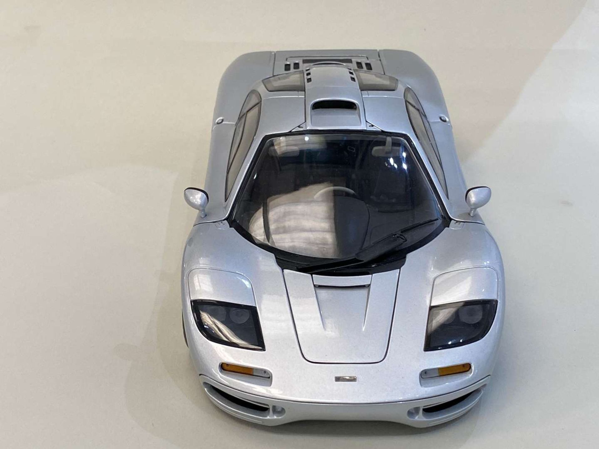 MINICHAMPS, McLaren F1 Roadcar, 1994, 1:12 - Image 2 of 9