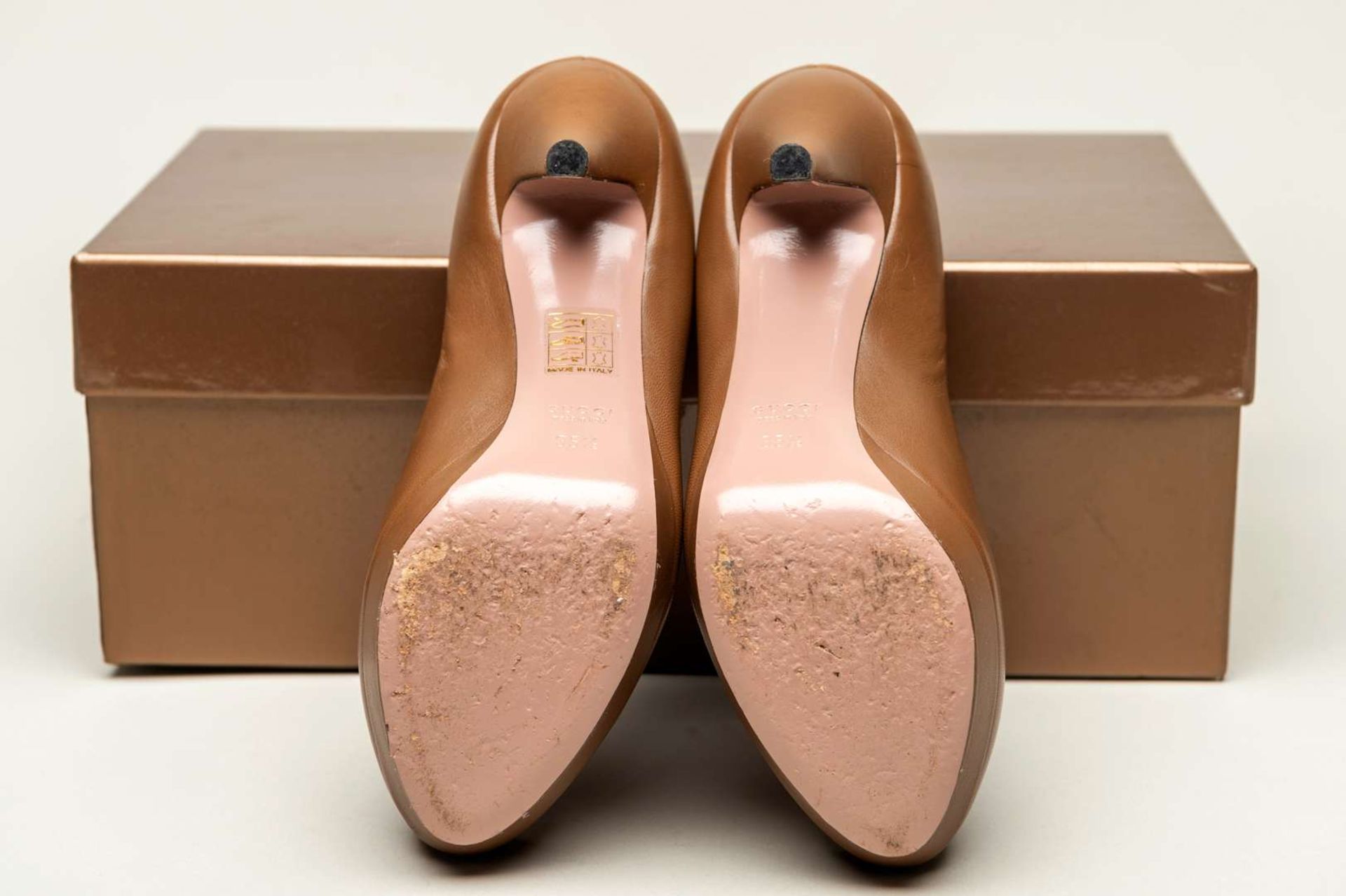 GUCCI, a pair of moca brown leather high heels - Bild 5 aus 6
