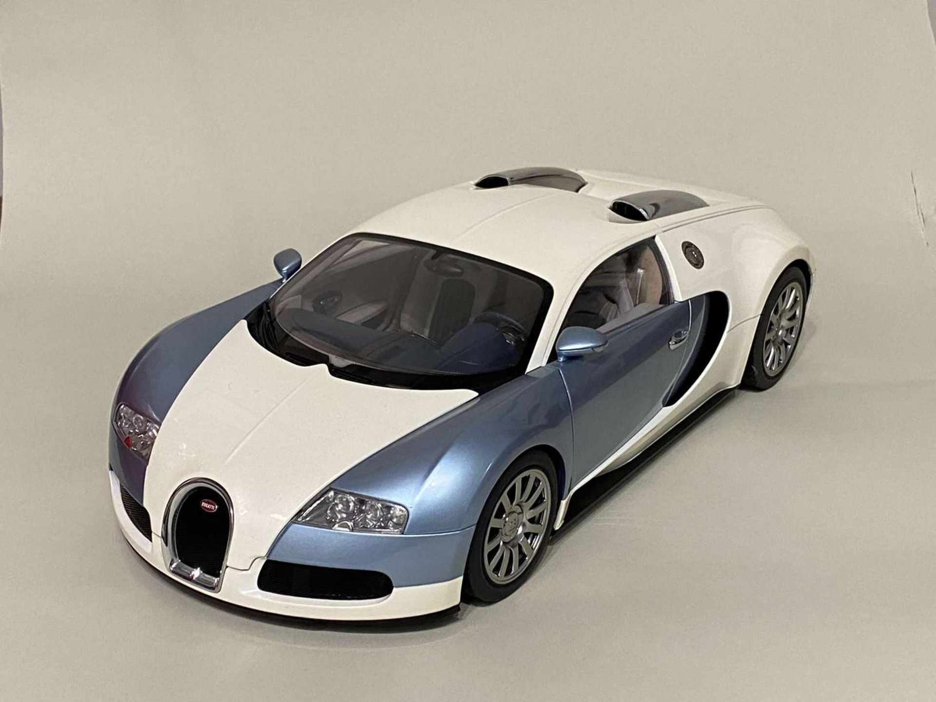 AUTOART, Bugatti, EB 16.4 Veyron production car, 1:12 - Image 3 of 10
