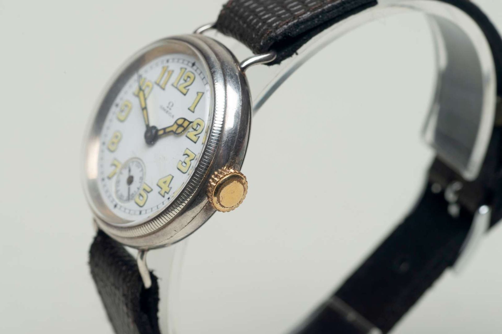 OMEGA, an early 20th century silver cased wristwatch - Bild 2 aus 9