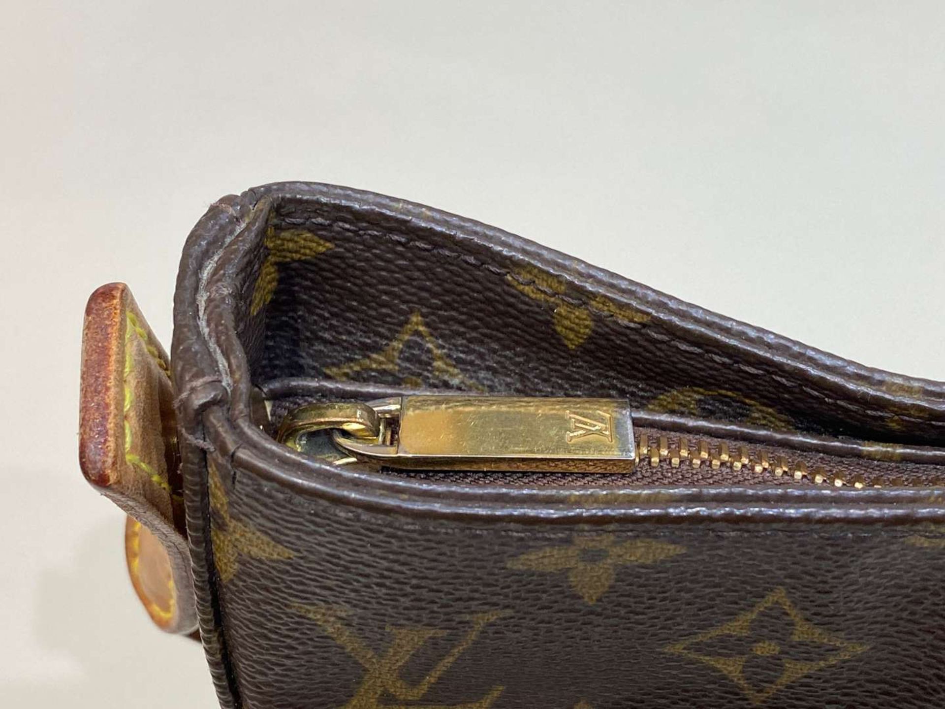 LOUIS VUITTON, Looping, tan stitched leather and monogrammed shoulder bag - Image 5 of 7