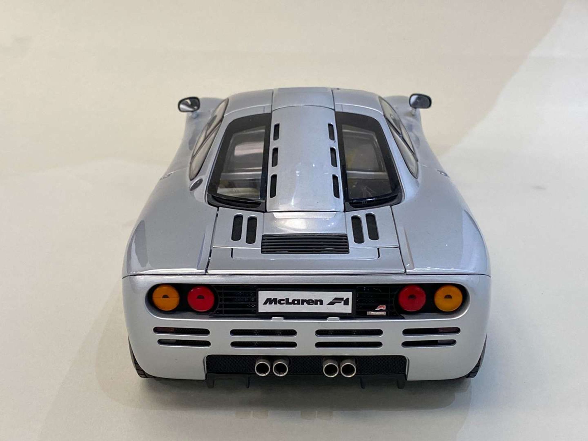 MINICHAMPS, McLaren F1 Roadcar, 1994, 1:12 - Image 4 of 9