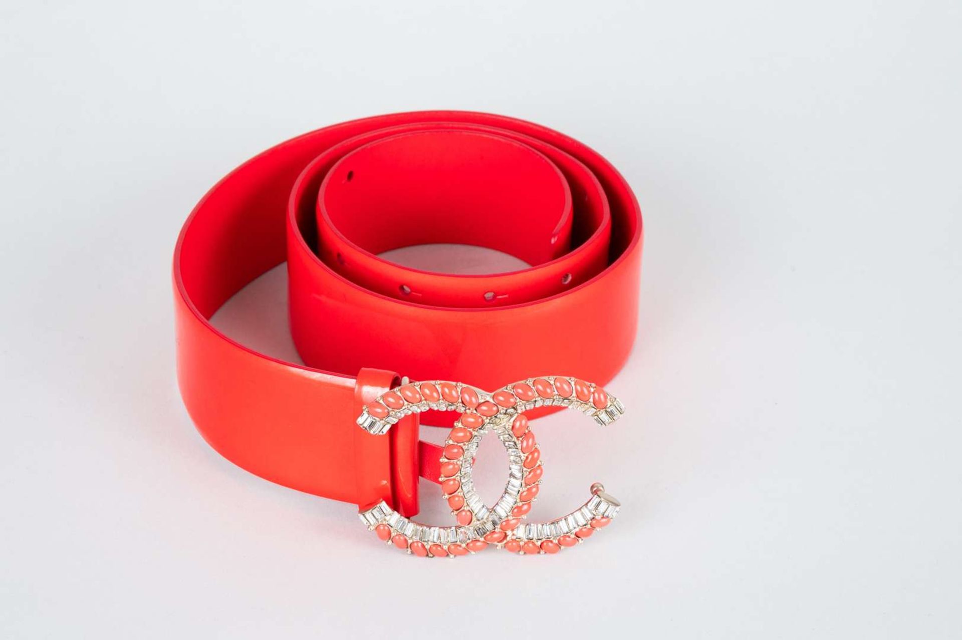 CHANEL, coral red, patent leather belt - Image 2 of 6