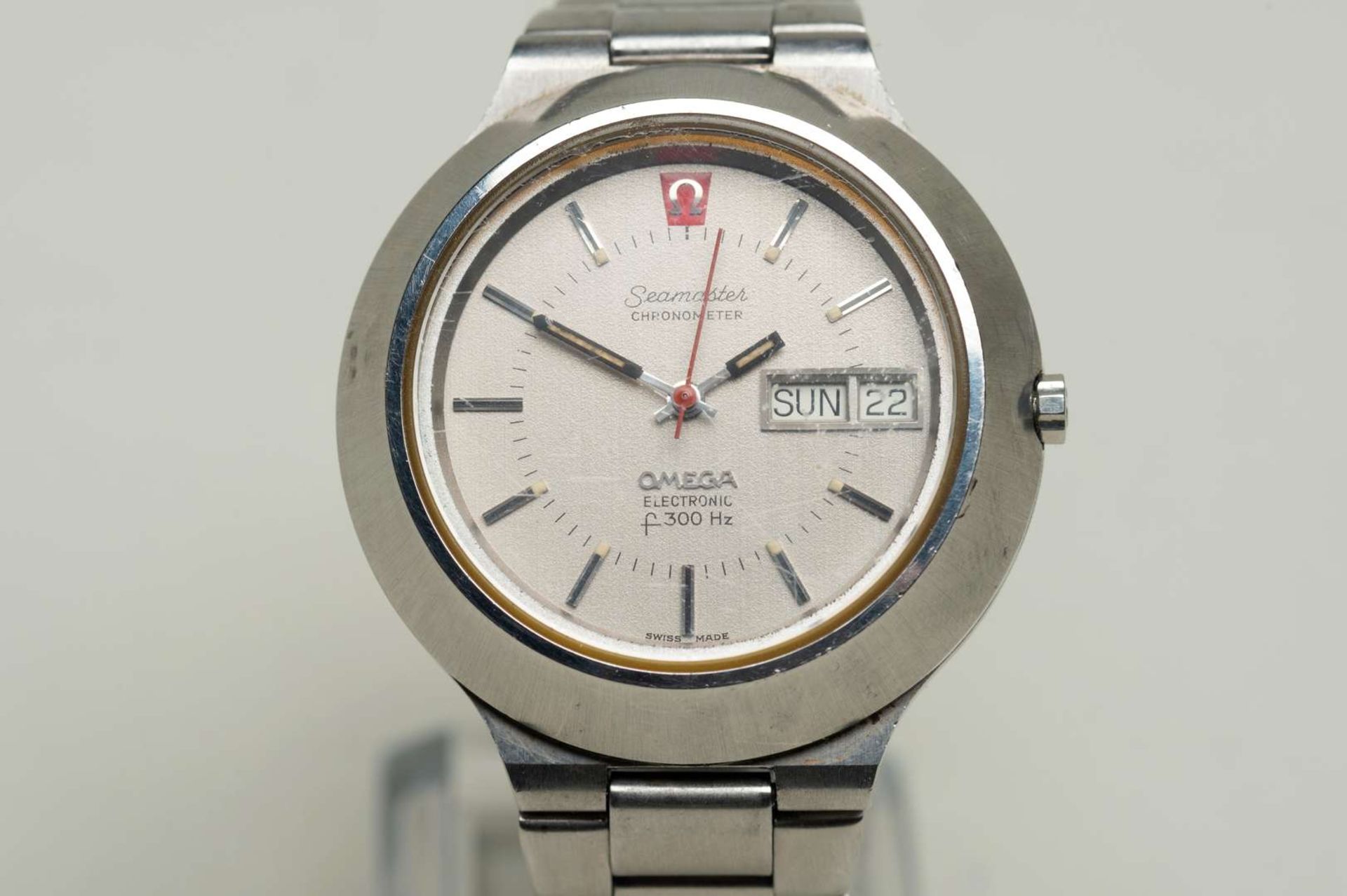 OMEGA, a 1970's Seamaster, Chronometer, Electronic f300 Hz, stainless steel day/date wristwatch.