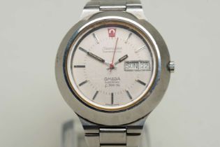 OMEGA, a 1970's Seamaster, Chronometer, Electronic f300 Hz, stainless steel day/date wristwatch.