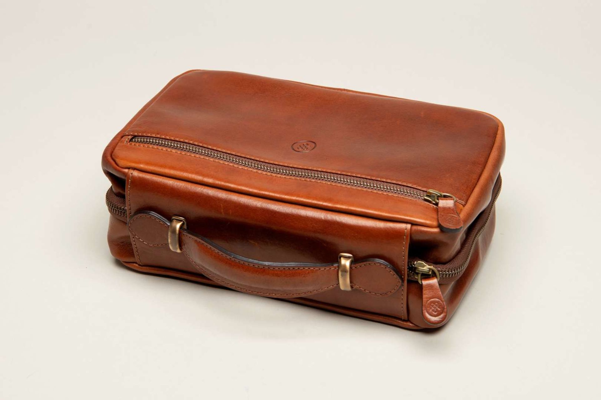 MAXWELL &nbsp;SCOTT, Cascina, 805, chestnut tan leather wash bag - Image 2 of 7