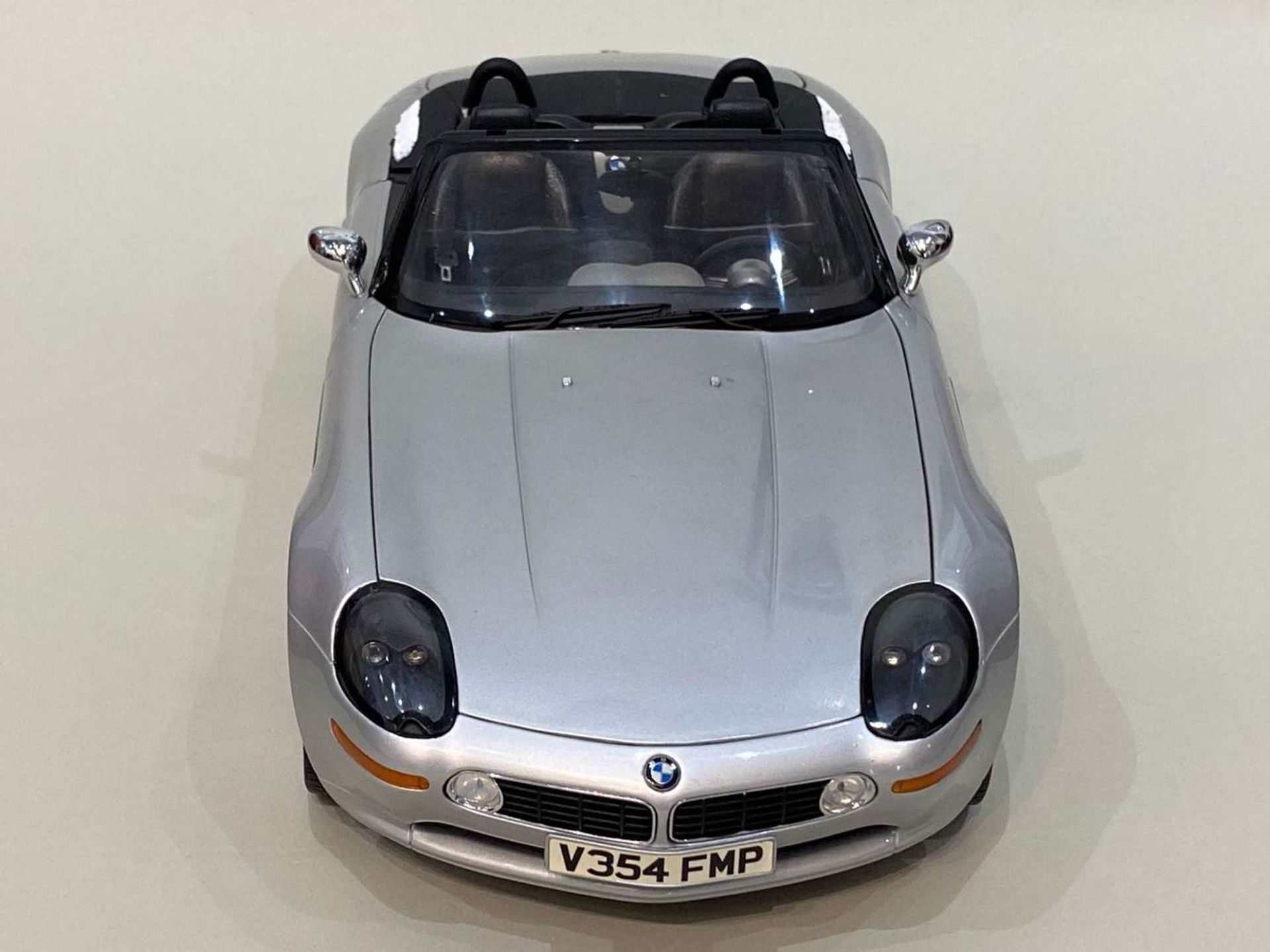 KYOSHO, BMW Z8, James Bond, 007, "The World is Not Enough" 1:12 - Image 3 of 7