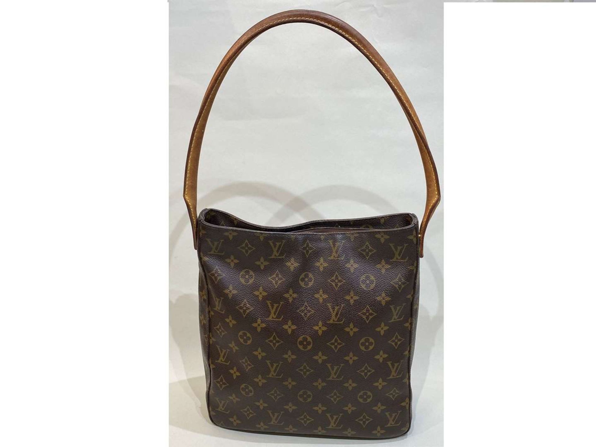 LOUIS VUITTON, Looping, tan stitched leather and monogrammed shoulder bag - Bild 2 aus 7