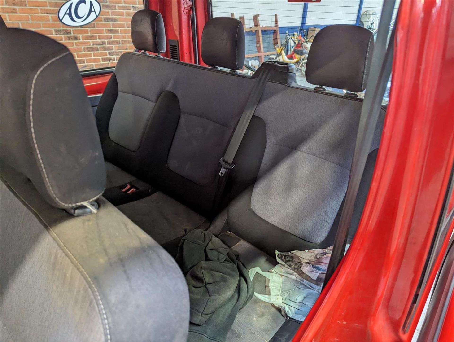 2015 VAUXHALL VIVARO CDTI 9 SEATER - Image 19 of 30