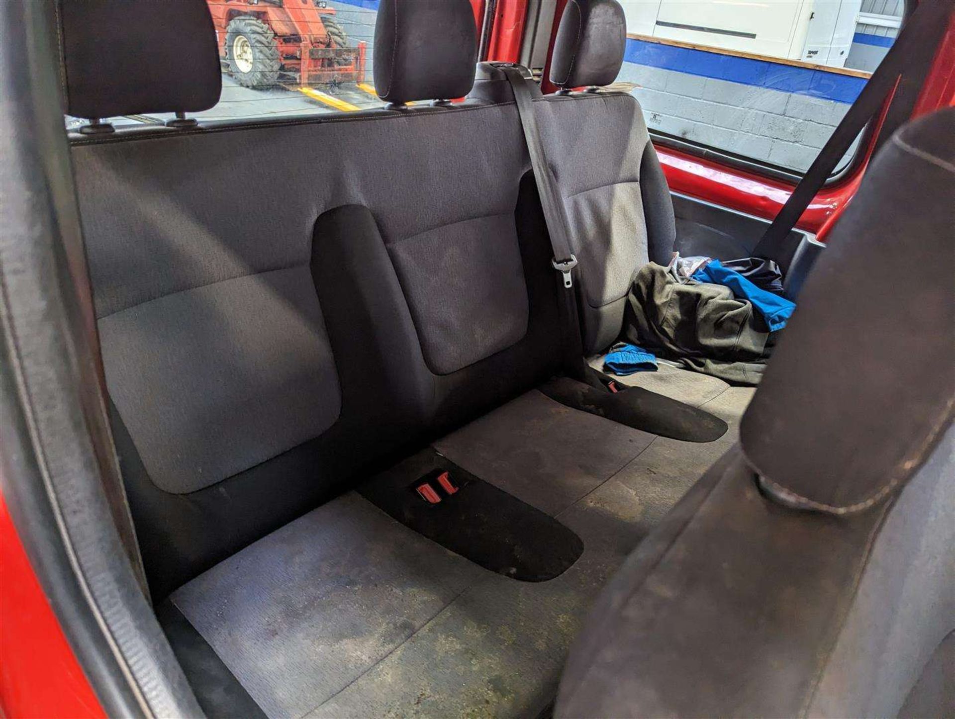 2015 VAUXHALL VIVARO CDTI 9 SEATER - Image 17 of 30