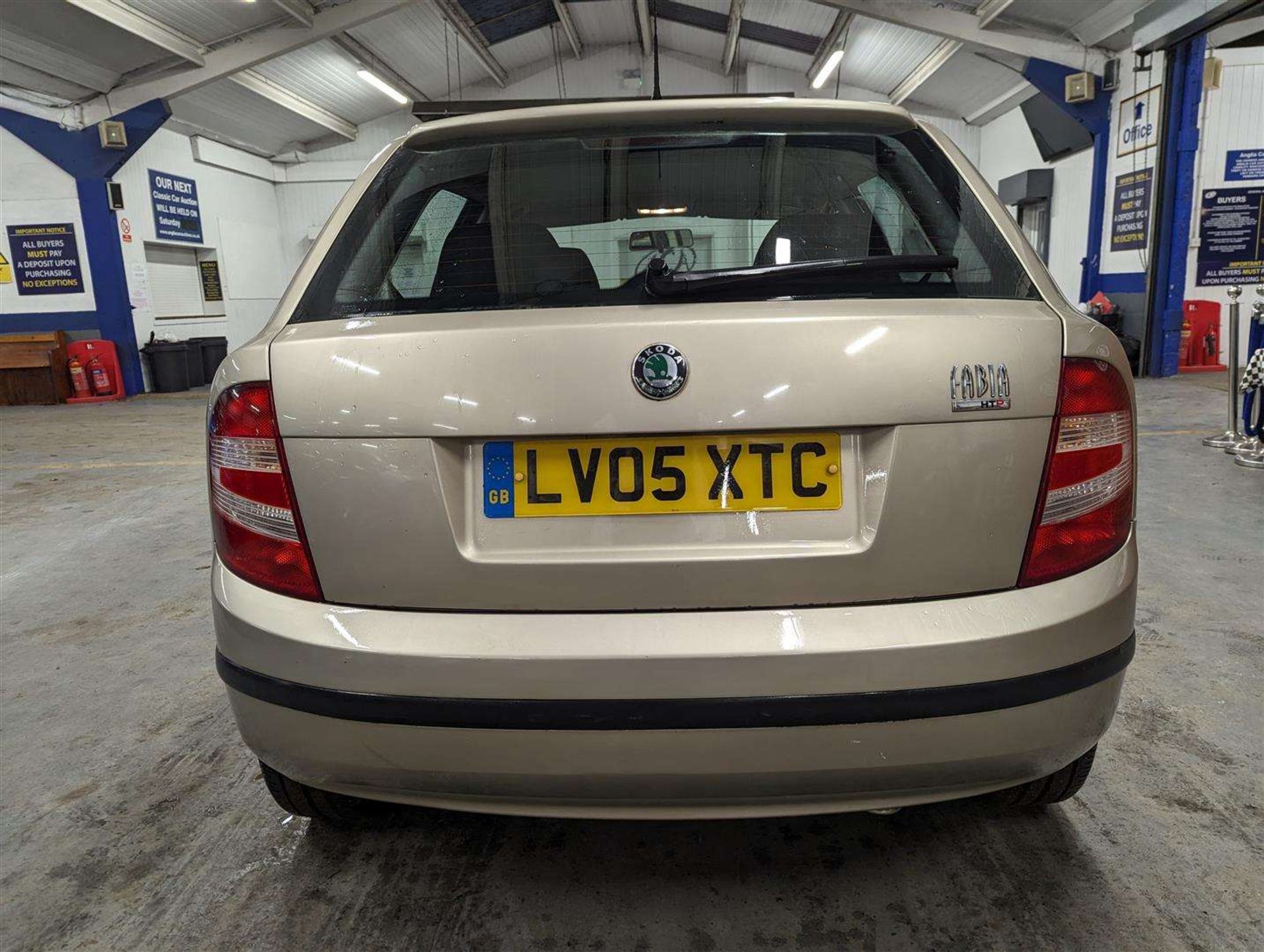 2005 SKODA FABIA AMBIENTE 12V HTP - Image 3 of 23