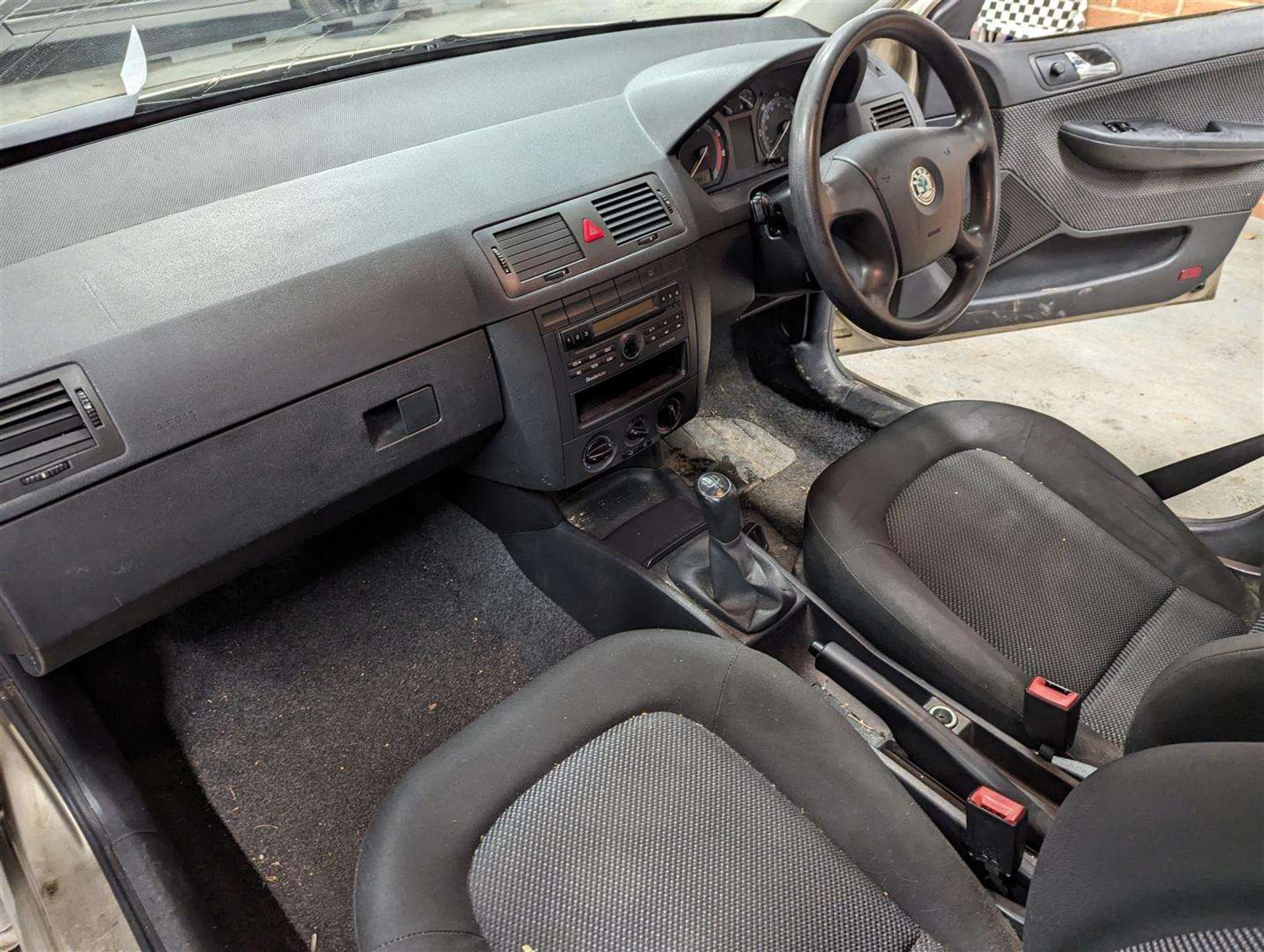 2005 SKODA FABIA AMBIENTE 12V HTP - Image 12 of 23