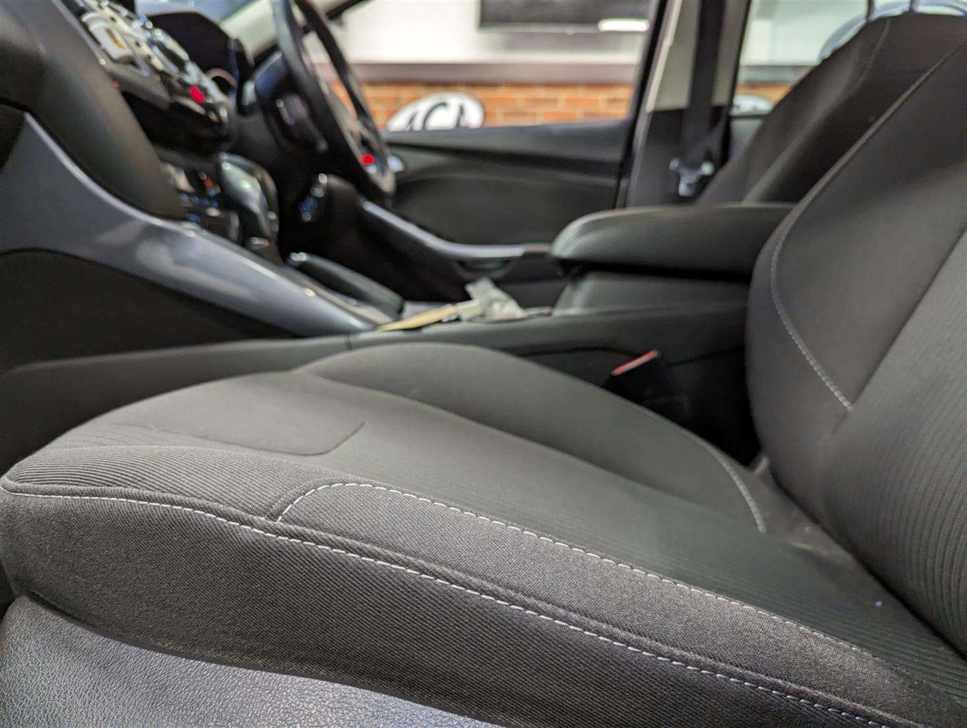 2014 FORD FOCUS TITANIUM NAVIGATOR - Image 24 of 25