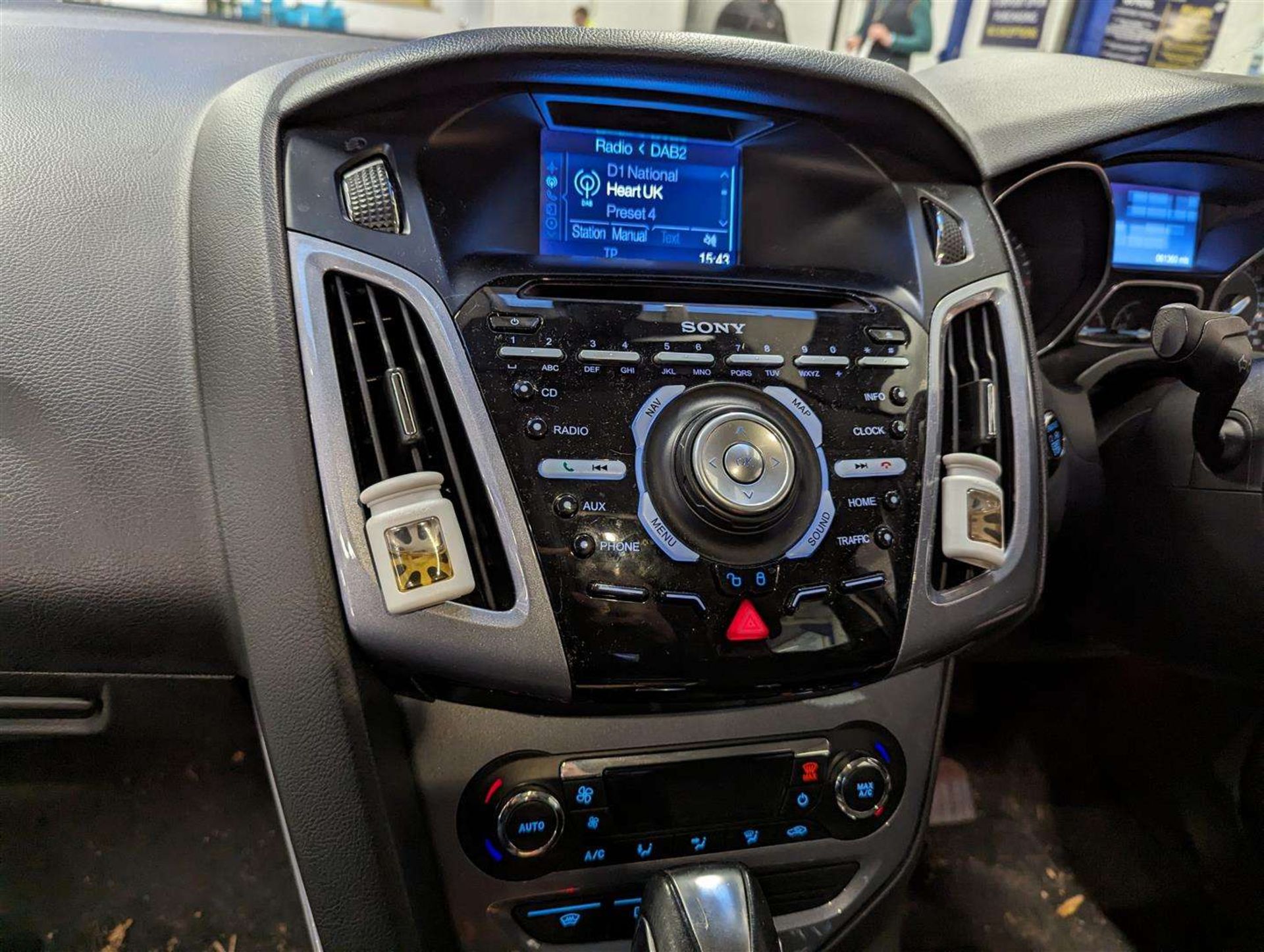 2014 FORD FOCUS TITANIUM NAVIGATOR - Image 19 of 25