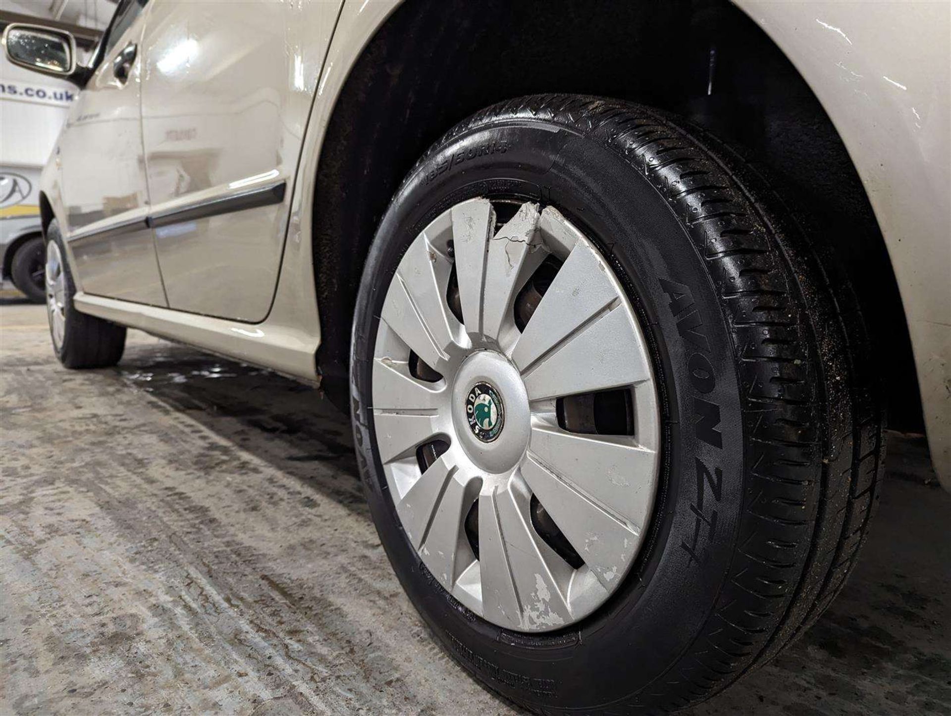 2005 SKODA FABIA AMBIENTE 12V HTP - Image 7 of 23