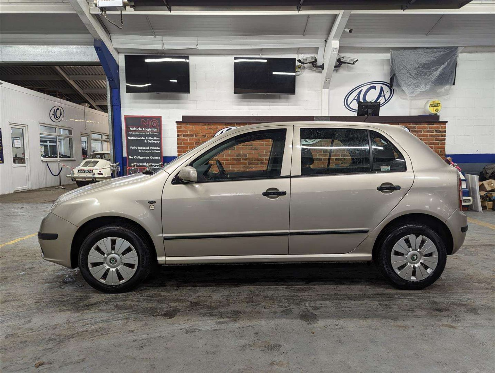 2005 SKODA FABIA AMBIENTE 12V HTP - Image 2 of 23