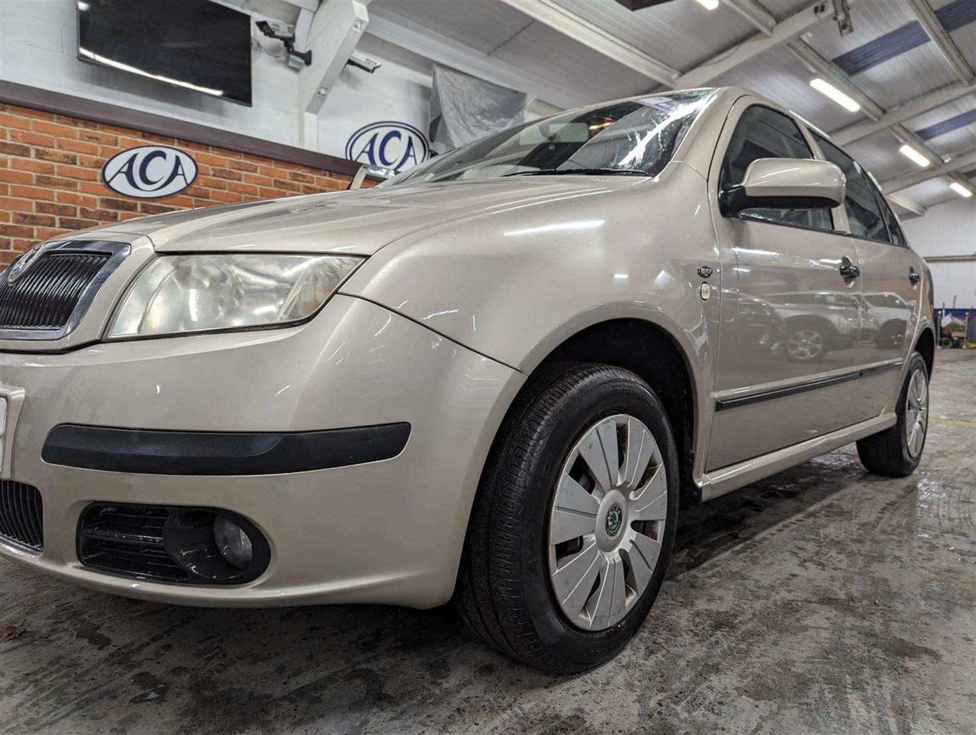 2005 SKODA FABIA AMBIENTE 12V HTP - Image 9 of 23