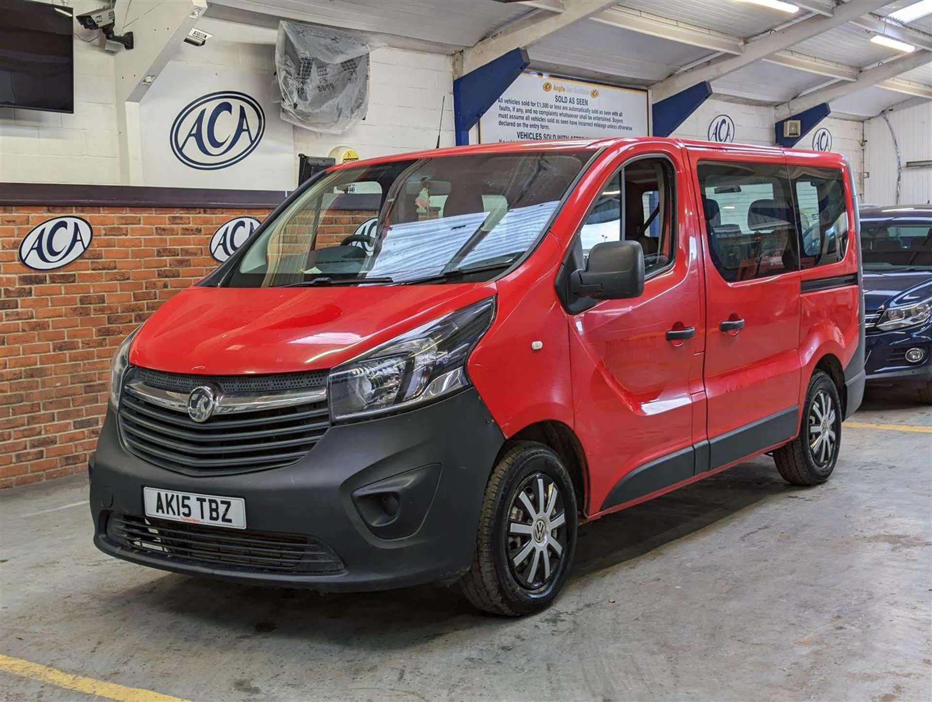 2015 VAUXHALL VIVARO CDTI 9 SEATER