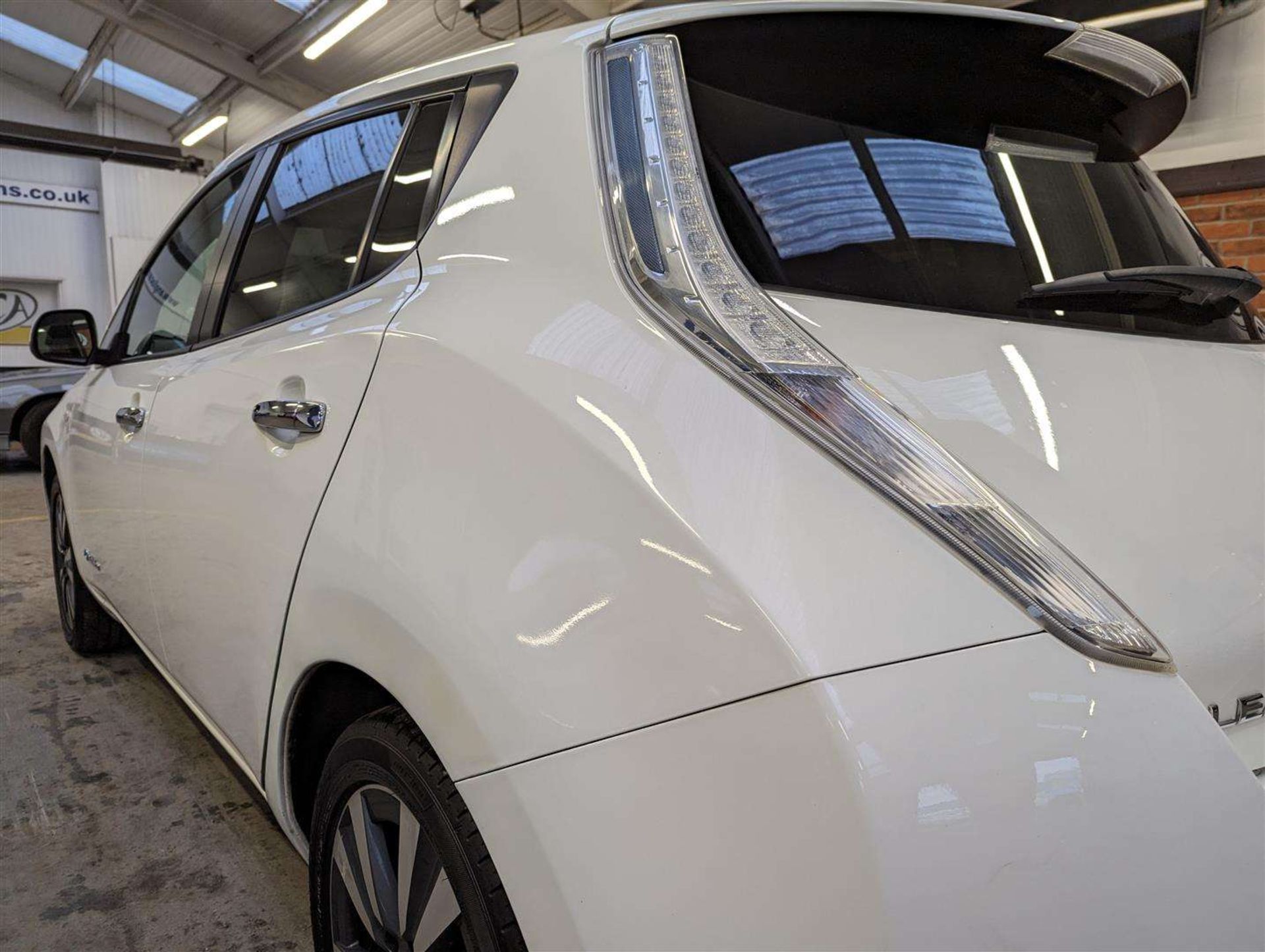 2016 NISSAN LEAF TEKNA 30KWH - Image 7 of 30