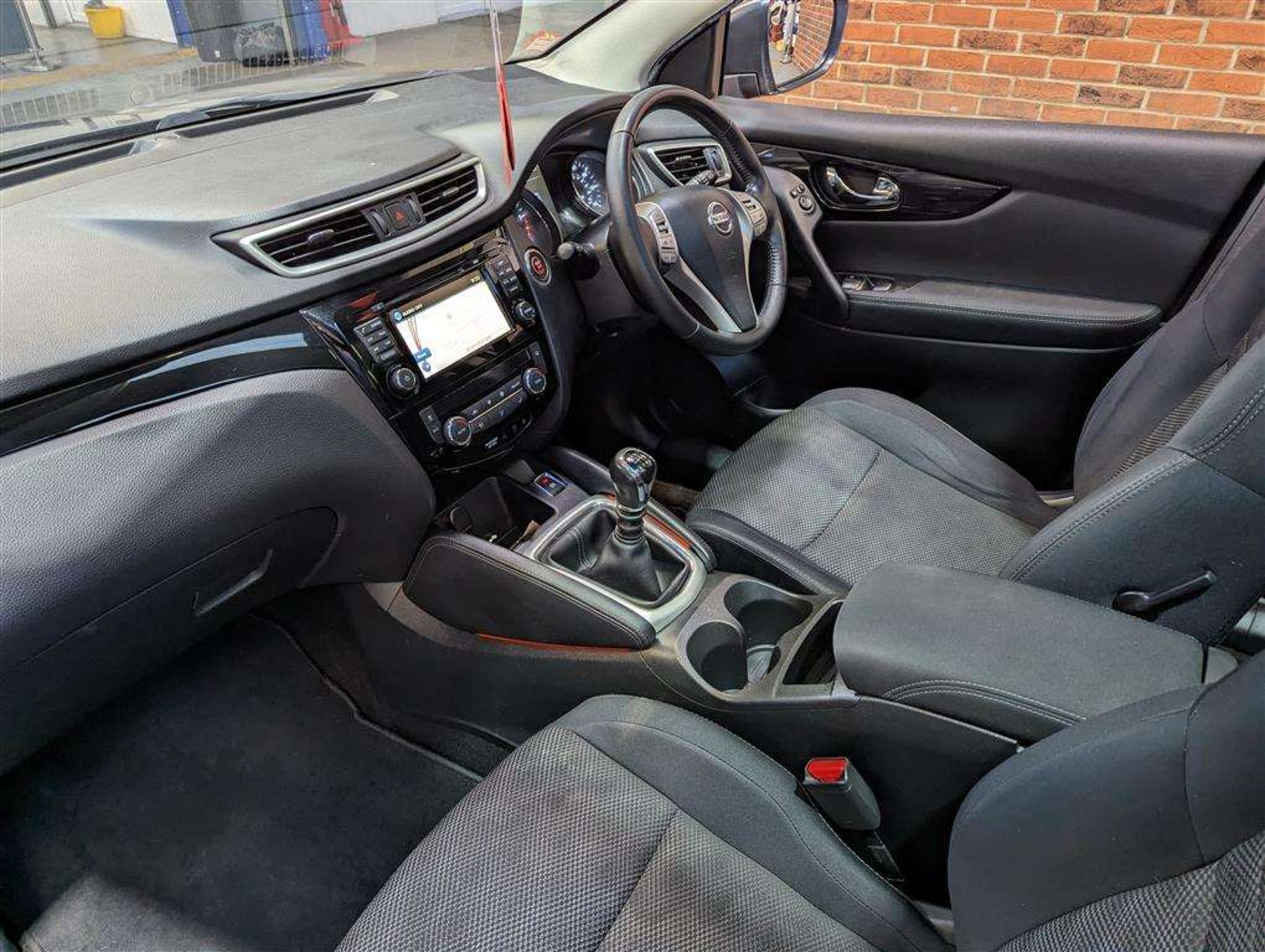 2015 NISSAN QASHQAI N-TEC + DCI - Image 29 of 30